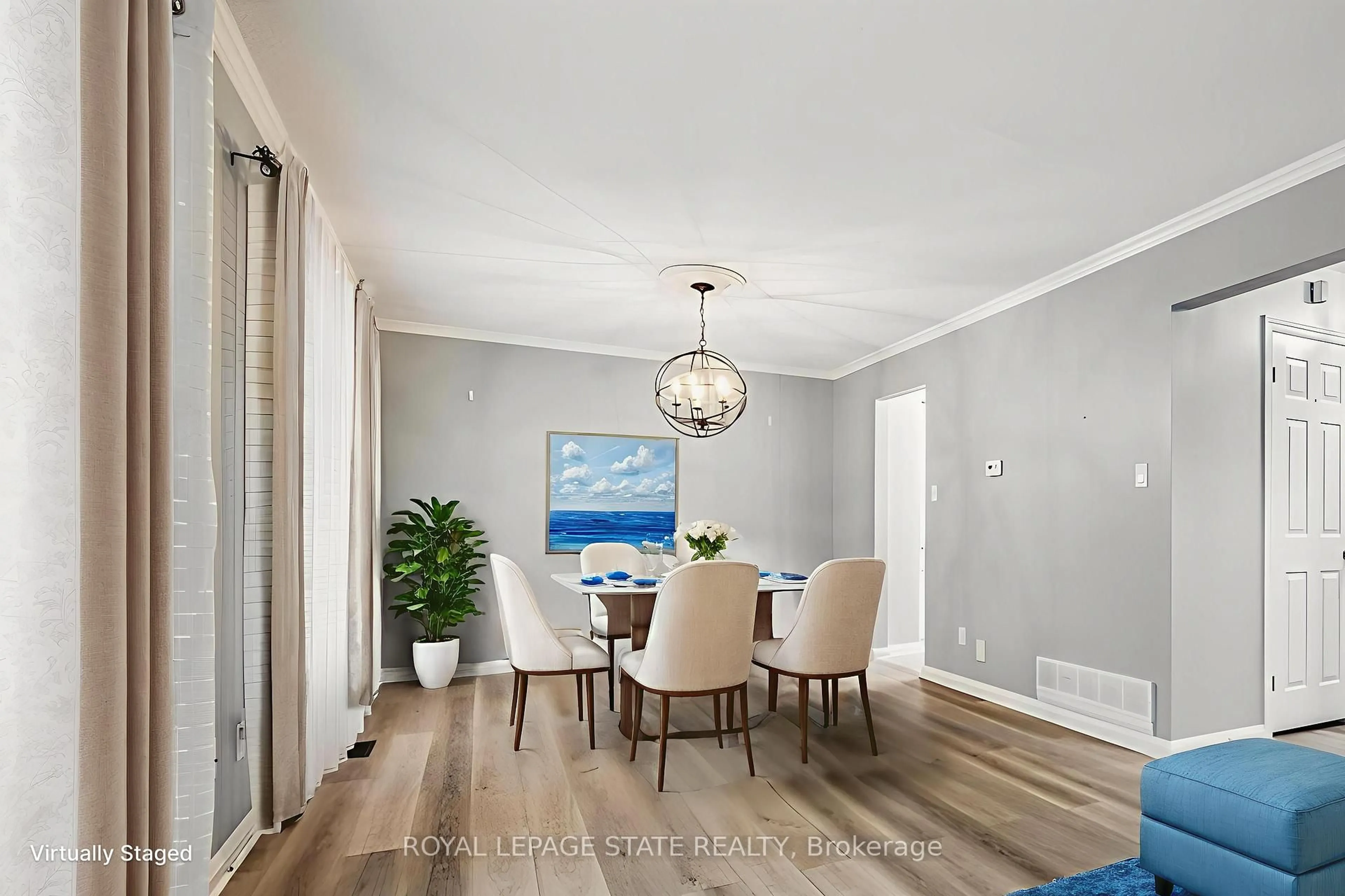 Dining room, wood/laminate floor for 22 Merritt Cres, Grimsby Ontario L3M 4X5