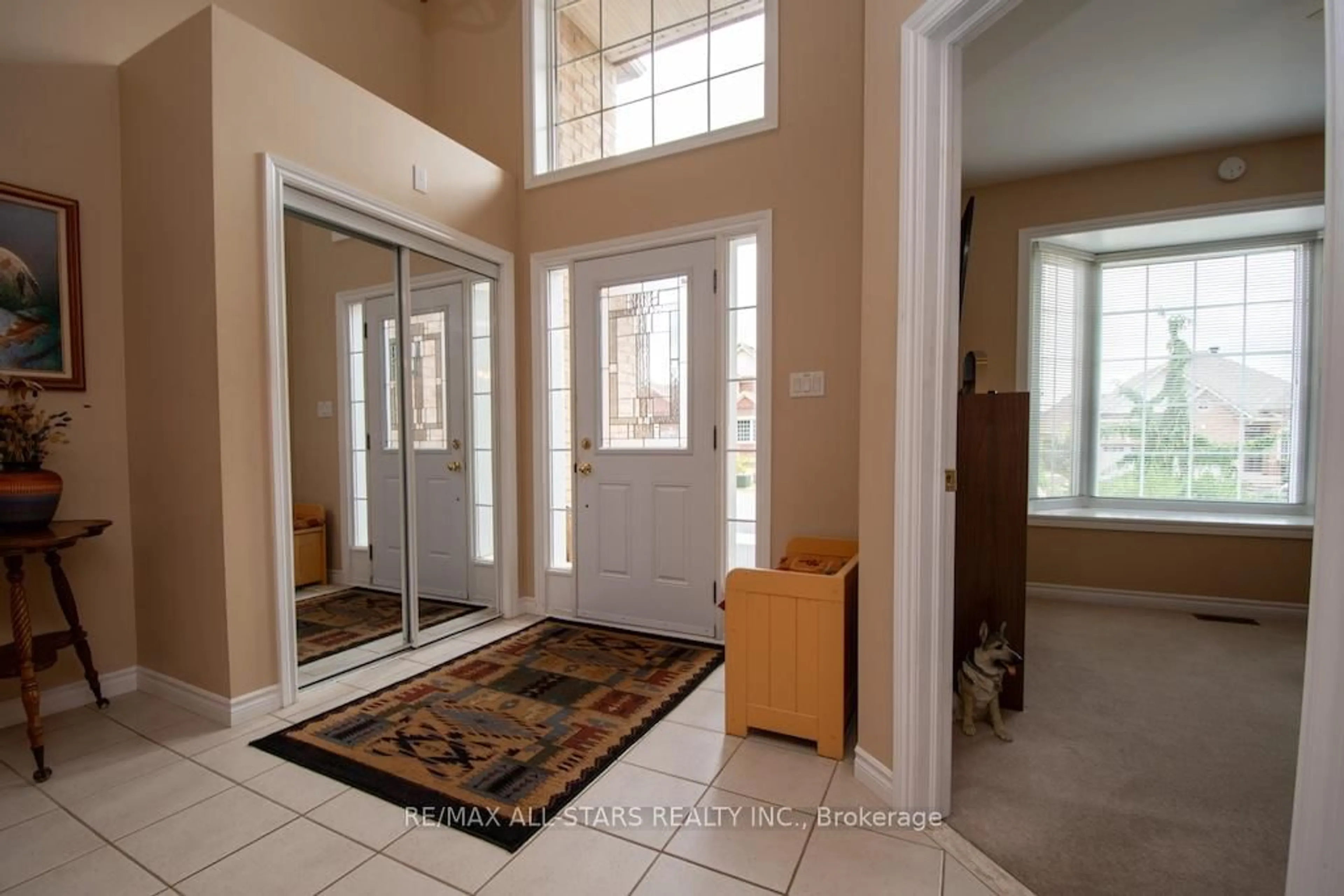 Indoor entryway for 28 Ellis Cres, Kawartha Lakes Ontario K9V 0A5