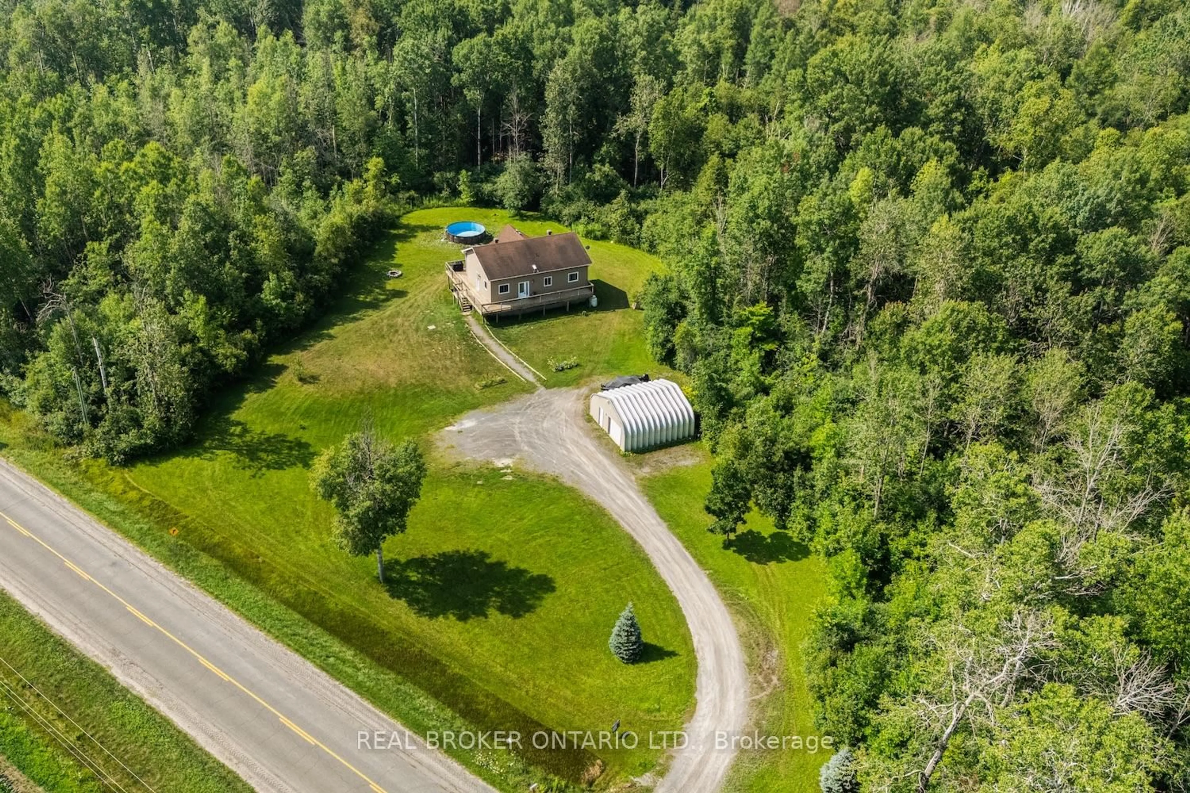 A pic from outside/outdoor area/front of a property/back of a property/a pic from drone, unknown for 323 County Road 18 Rd, North Grenville Ontario K0G 1T0