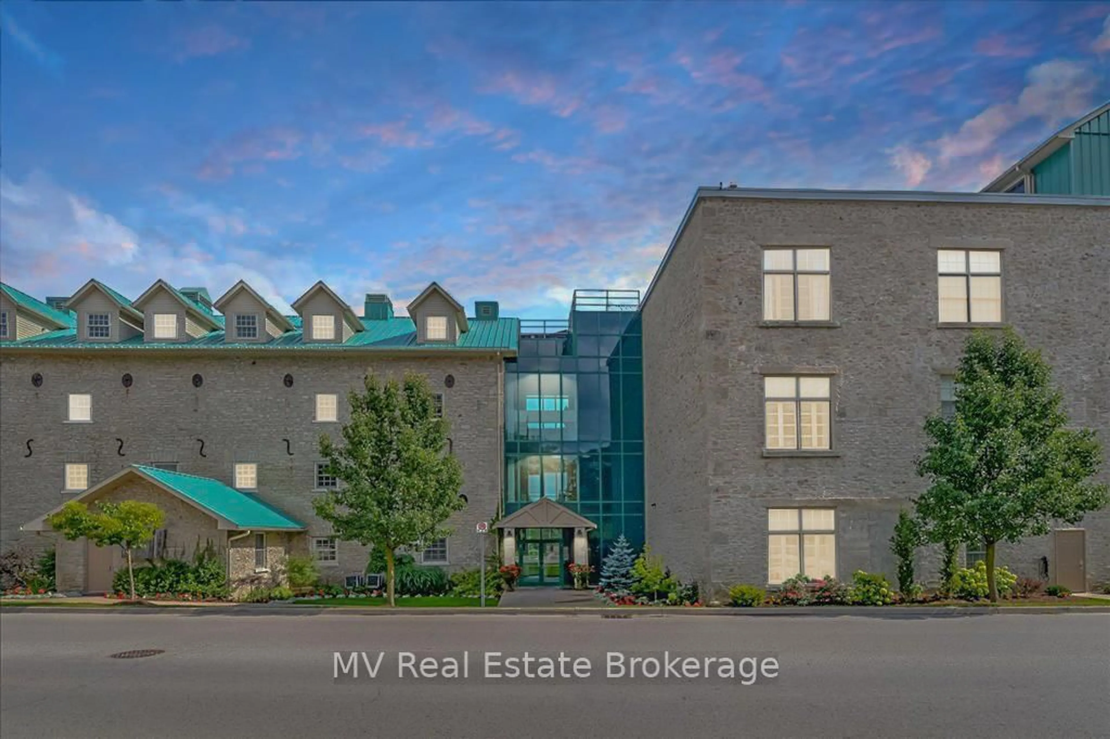 A pic from outside/outdoor area/front of a property/back of a property/a pic from drone, building for 478 St Andrew St #104, Centre Wellington Ontario N1M 1R5