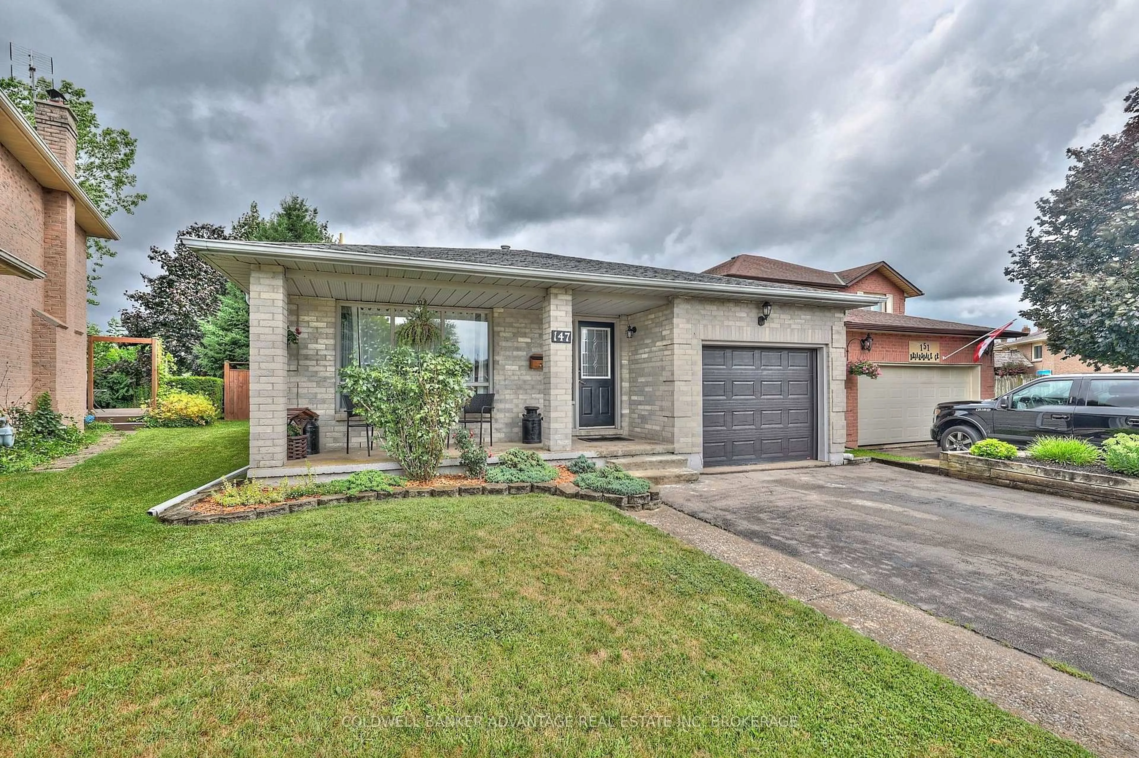 Home with brick exterior material, street for 147 Briarsdale Cres, Welland Ontario L3C 6S2