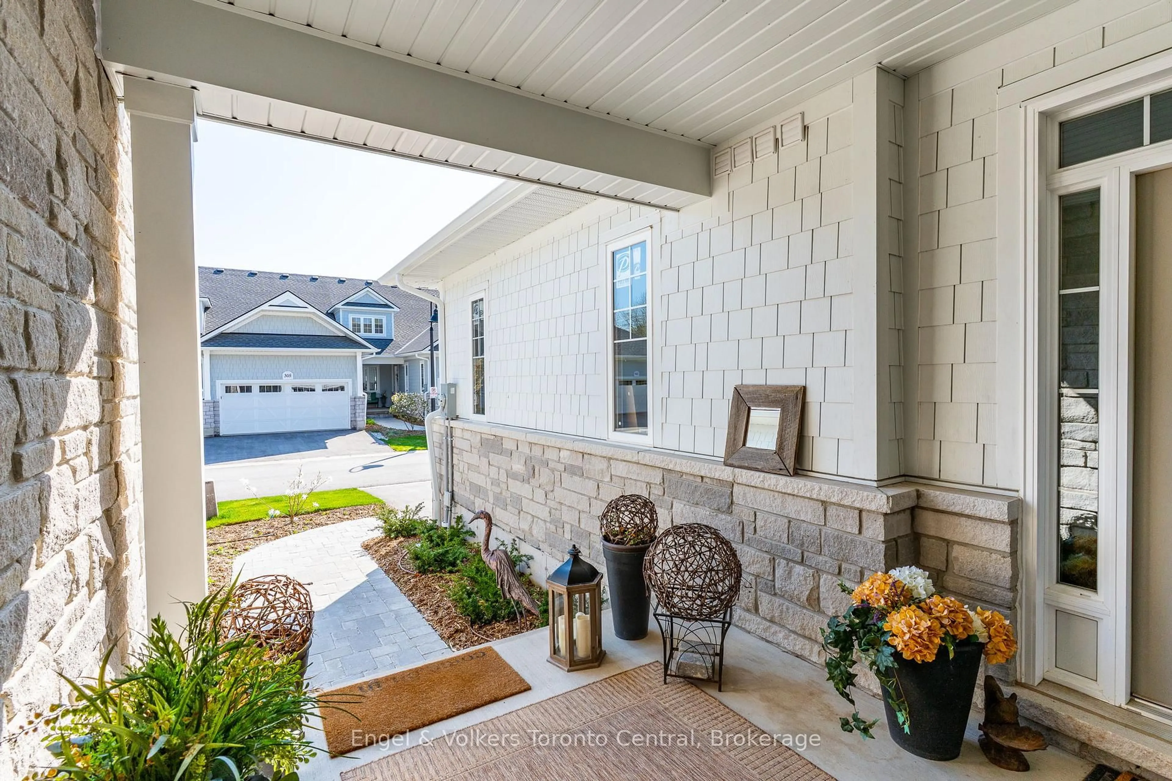Patio, street for 306 Sandpiper Lane, Georgian Bluffs Ontario N0H 1S0