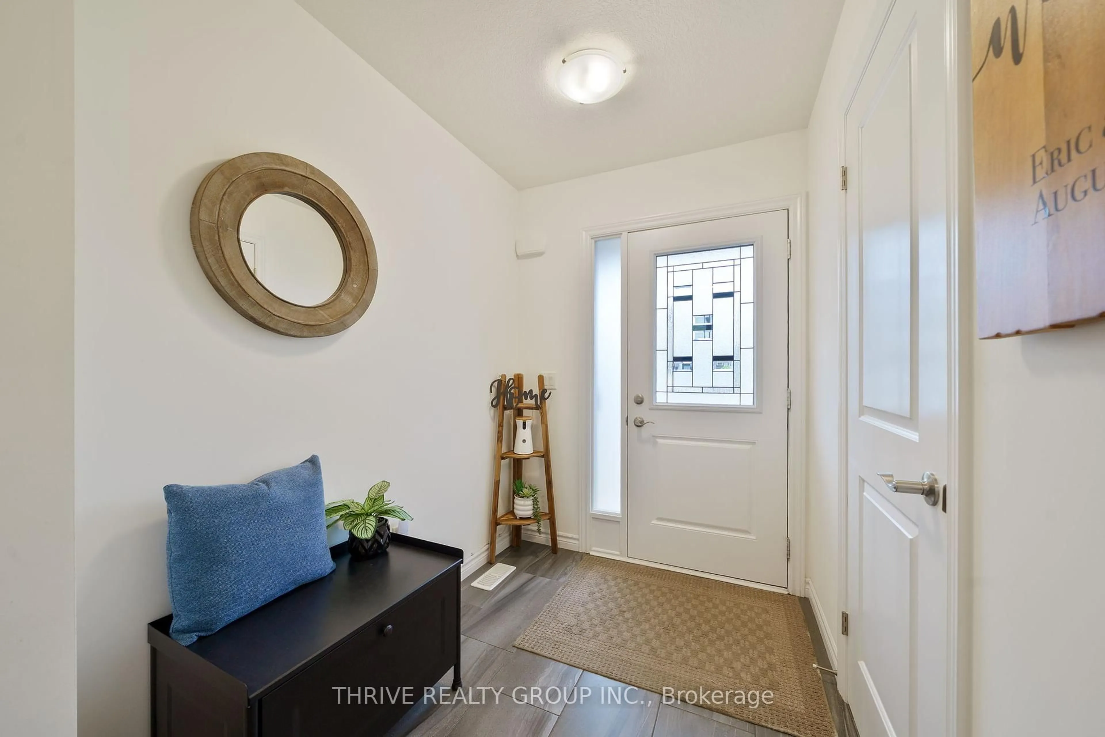 Indoor entryway for 3400 Castle Rock Pl #75, London South Ontario N6L 0E4