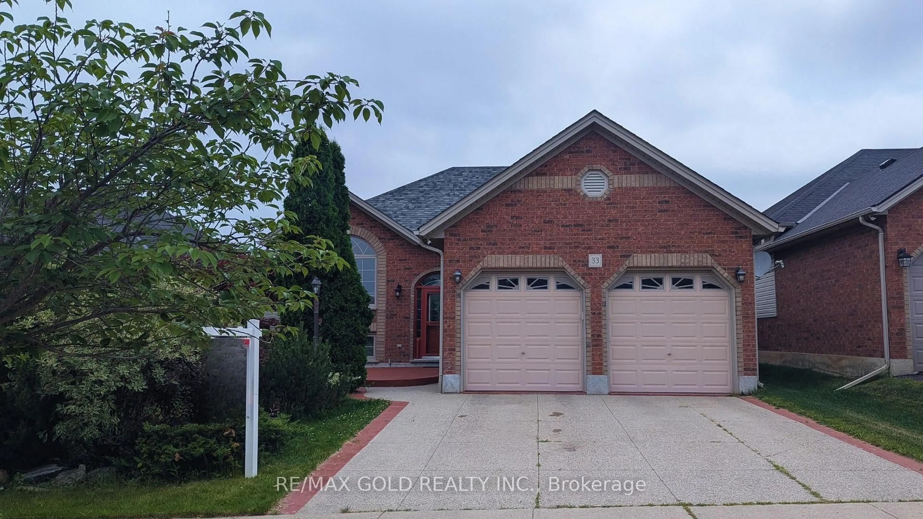 Home with brick exterior material, street for 33 Sheppard St, Brantford Ontario N3T 6R2