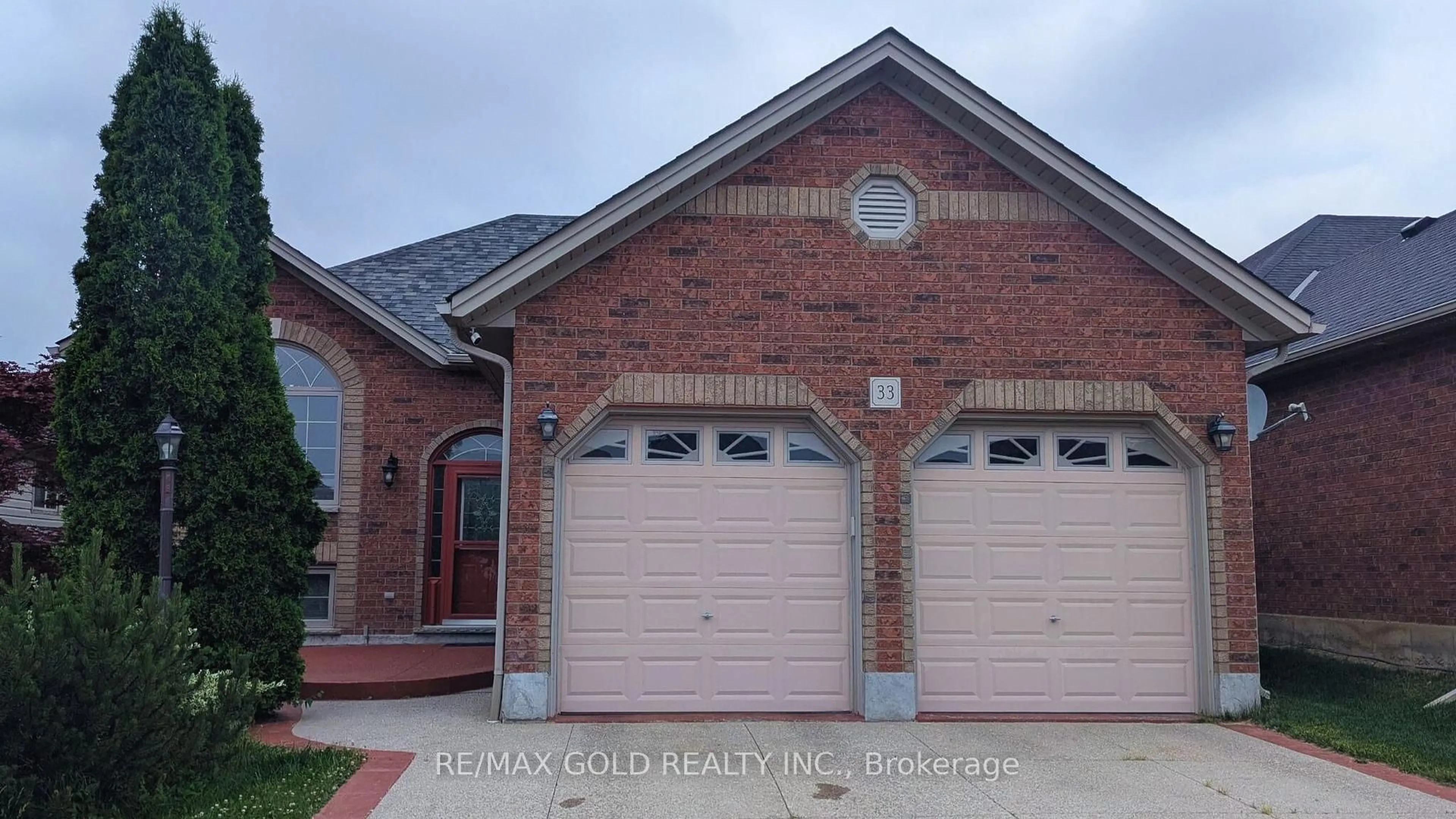 Home with brick exterior material, street for 33 Sheppard St, Brantford Ontario N3T 6R2