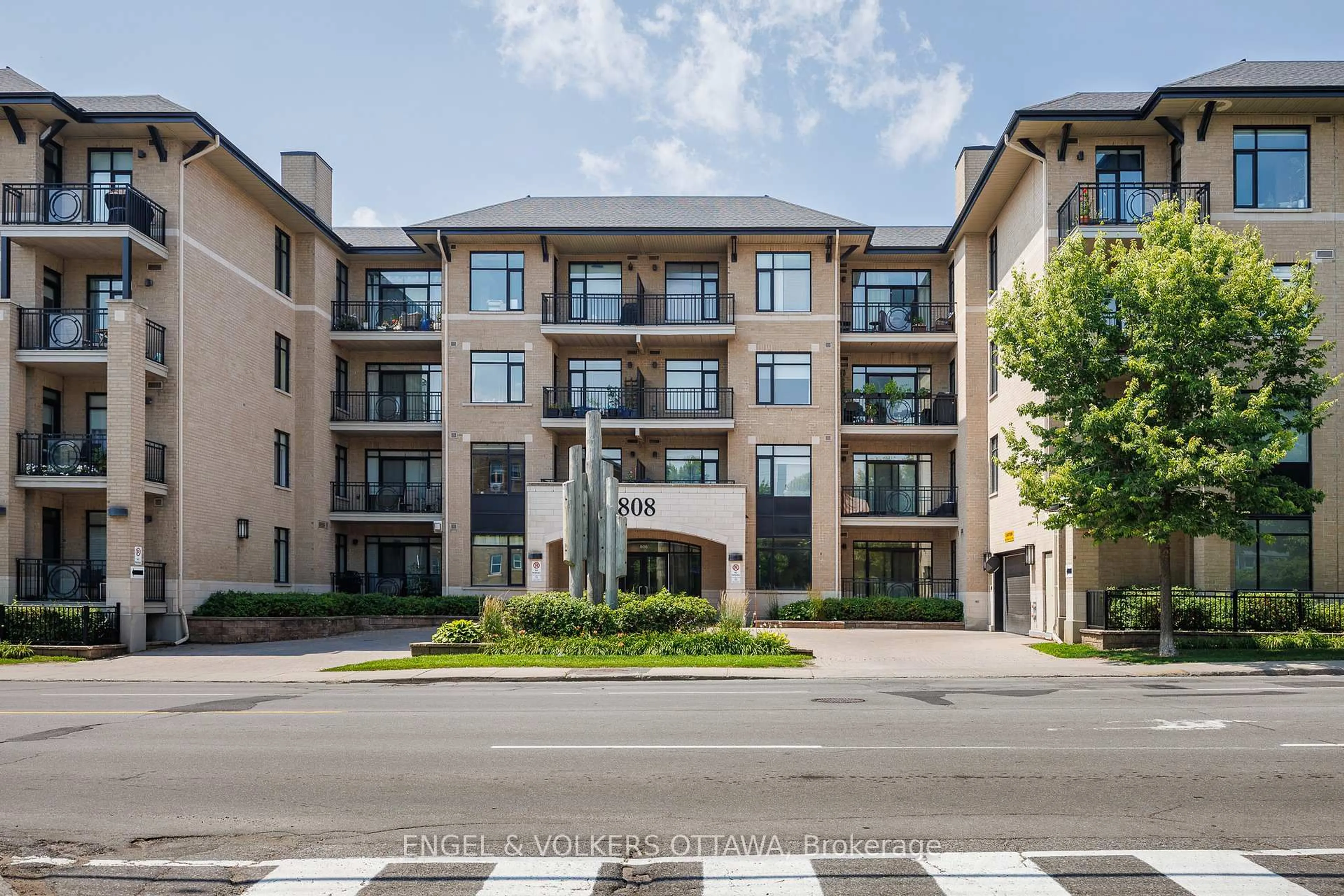 Unknown for 808 Bronson Ave #319, Ottawa Ontario K1S 5A4