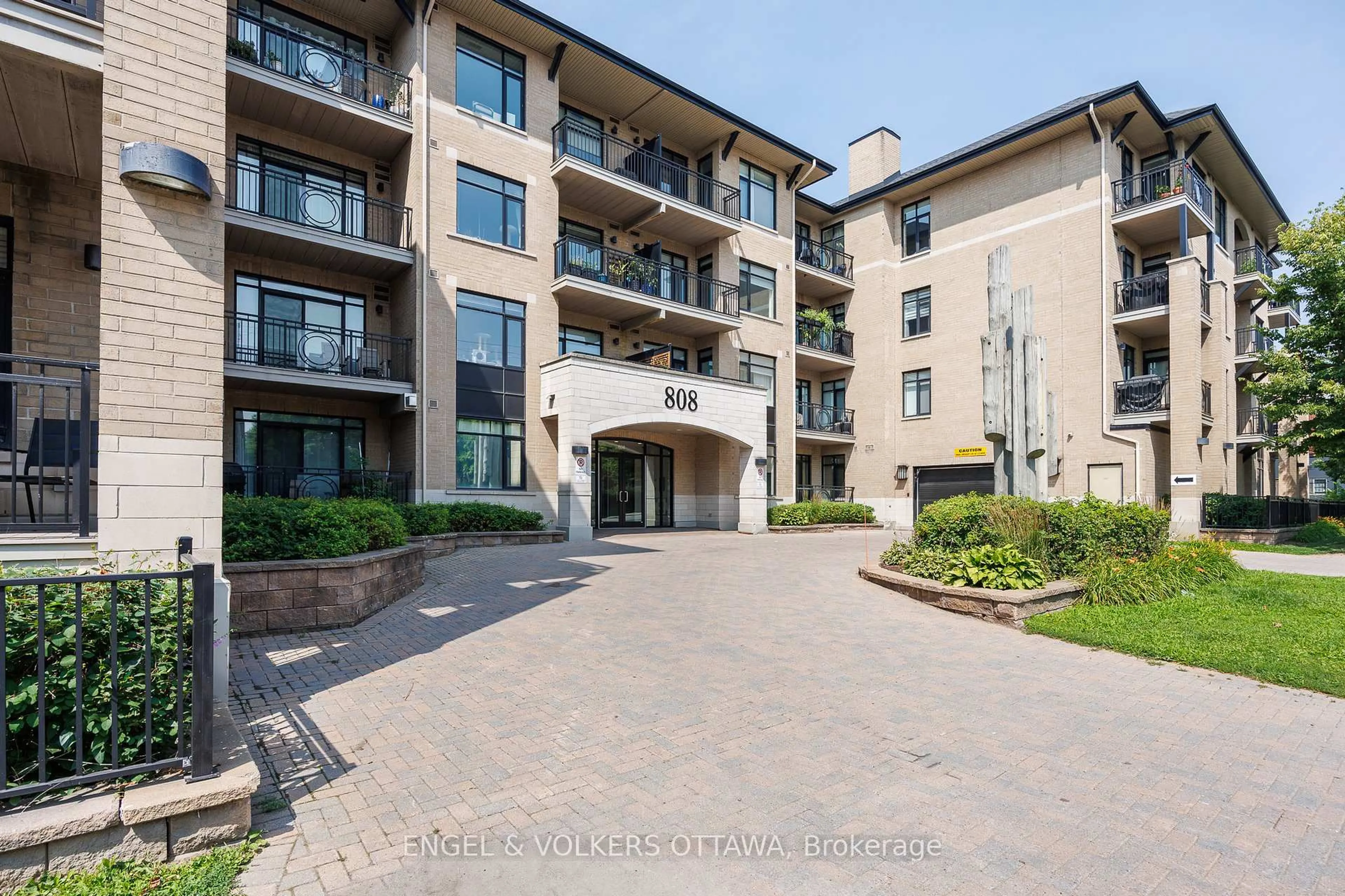 Patio, unknown for 808 Bronson Ave #319, Ottawa Ontario K1S 5A4