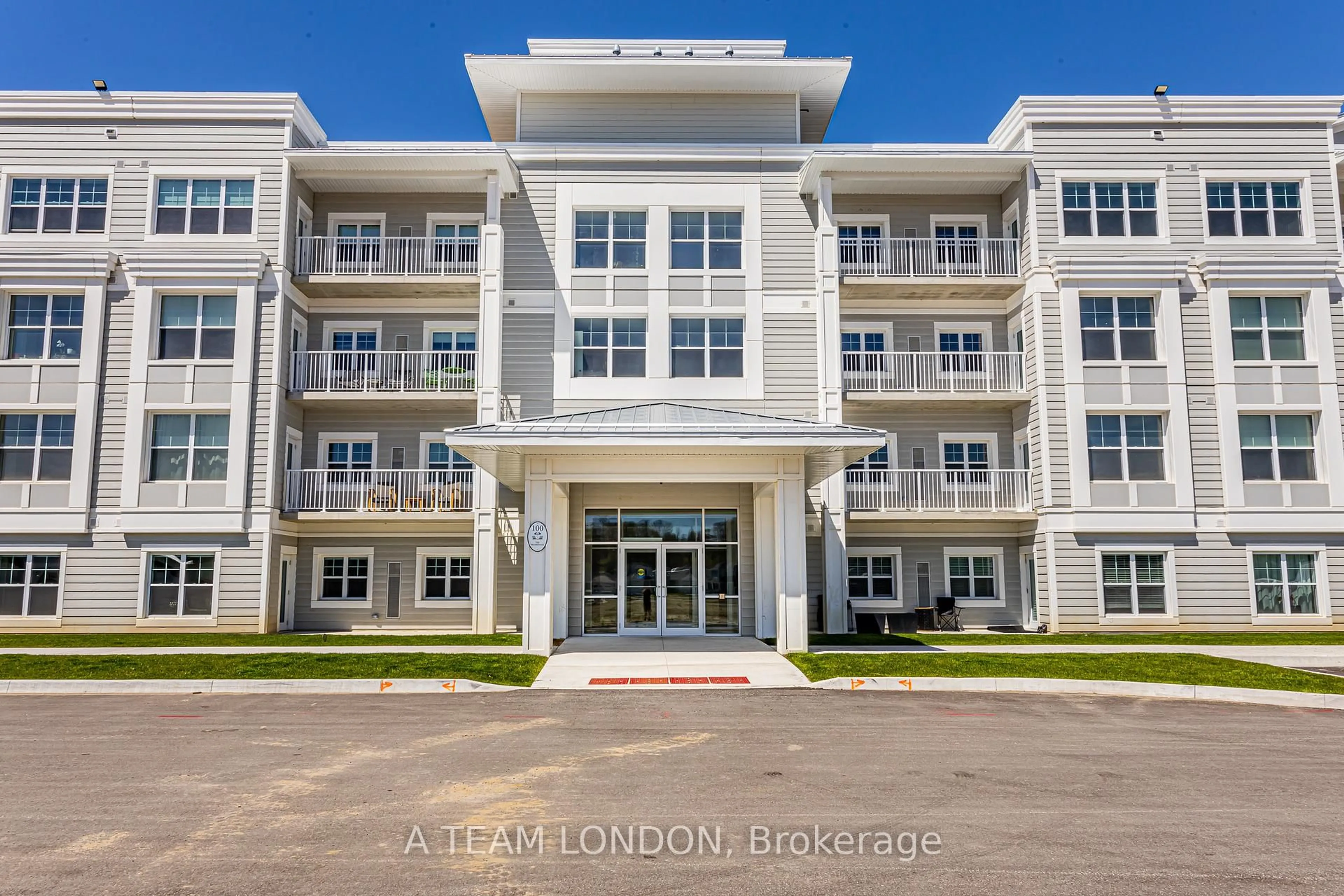 Indoor foyer for 100 The Promenade #204, Central Elgin Ontario N5L 0B7