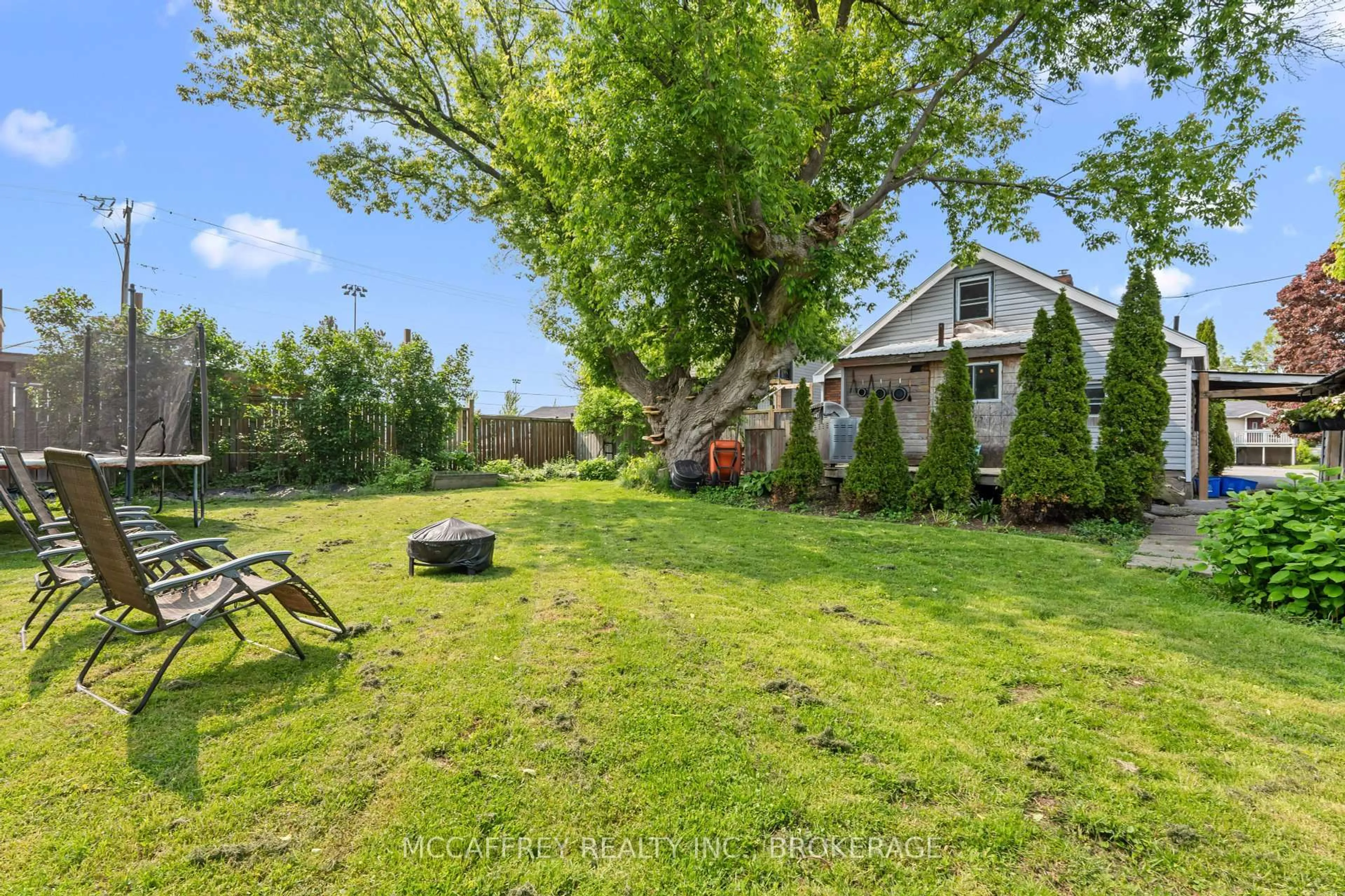 Patio, street for 120 Baiden St, Kingston Ontario K7M 2K3