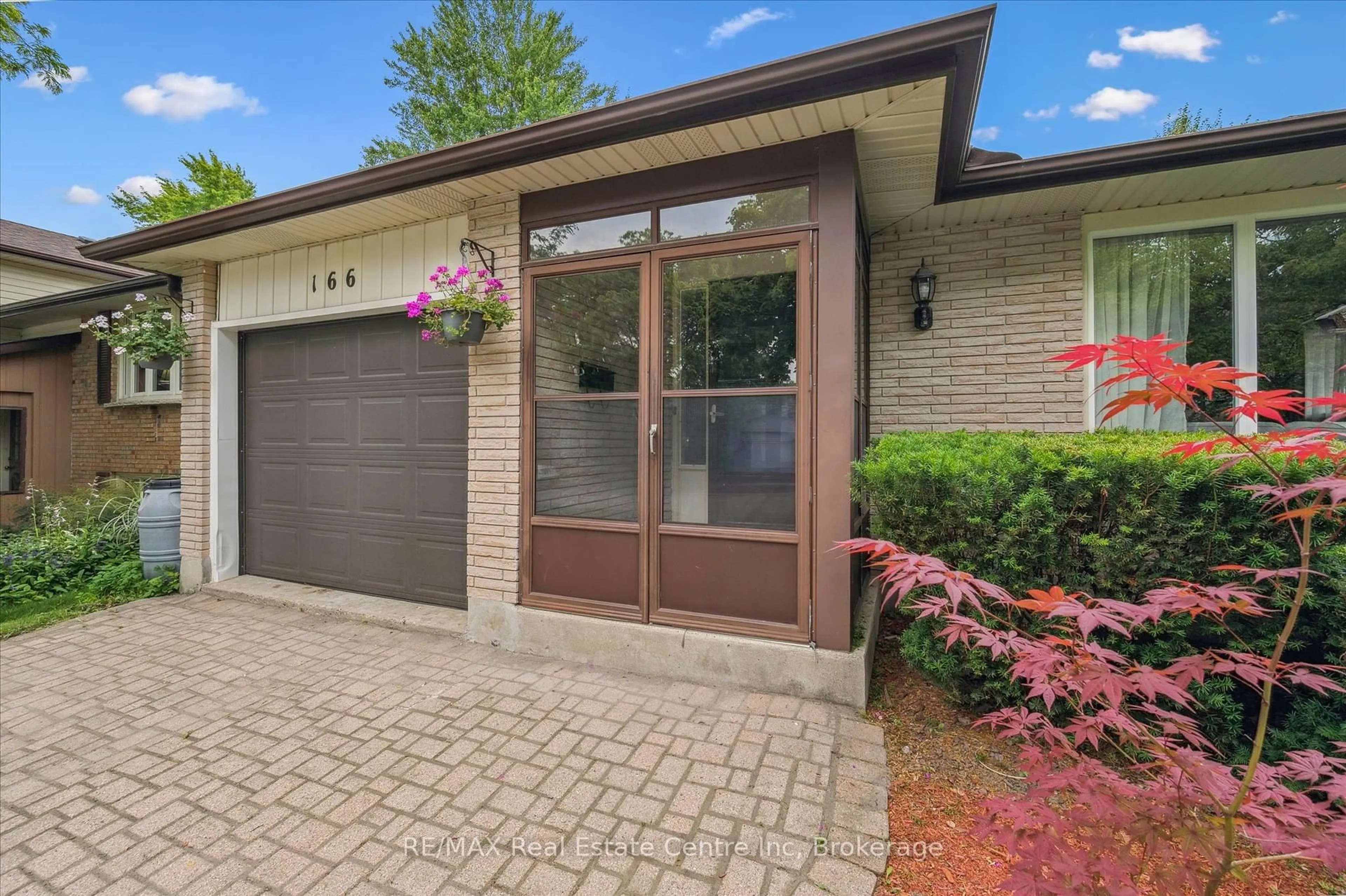 Home with brick exterior material, street for 166 Winding Way, Kitchener Ontario N2N 1N5