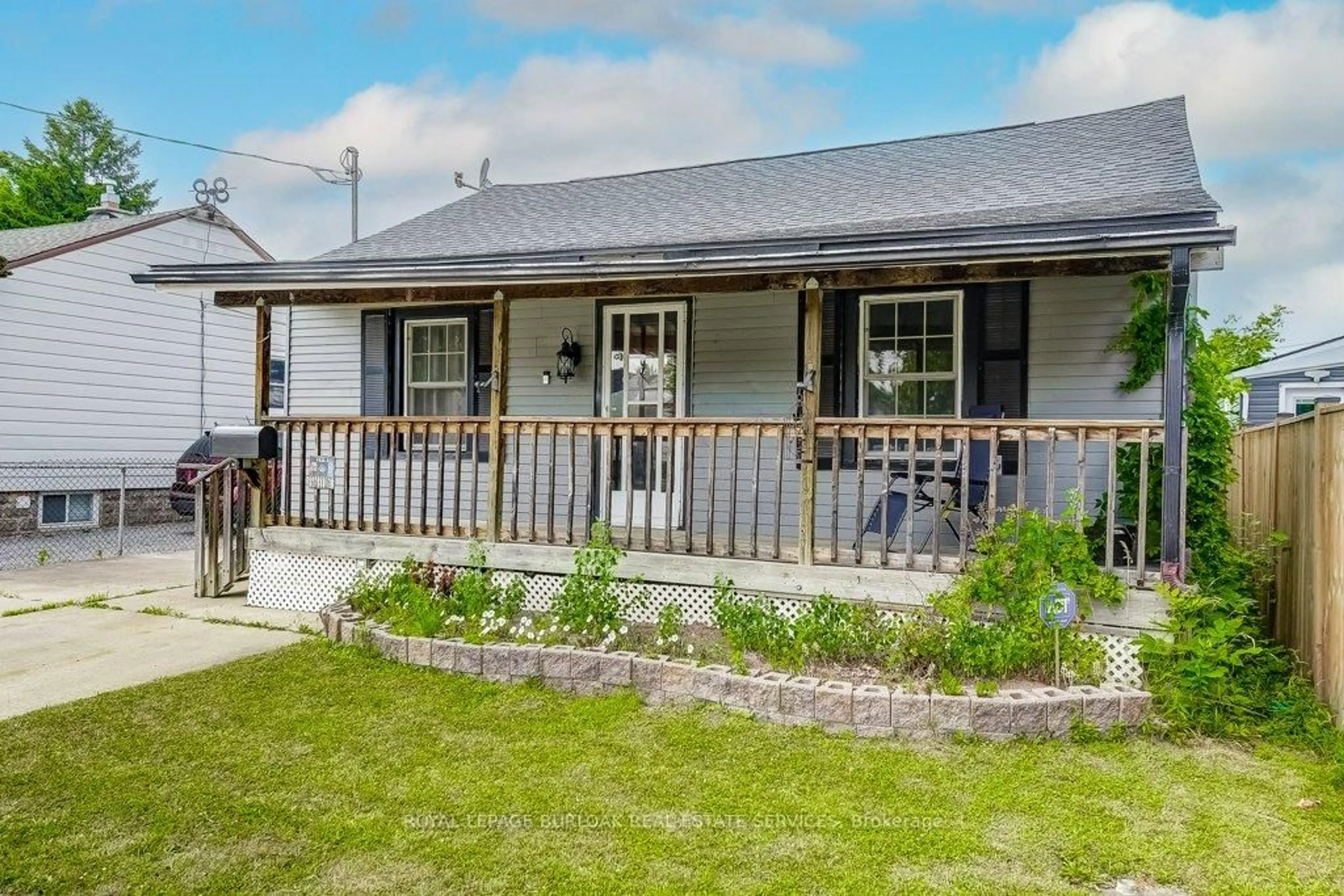 Unknown for 4 Hilda St, St. Catharines Ontario L2S 1Z8