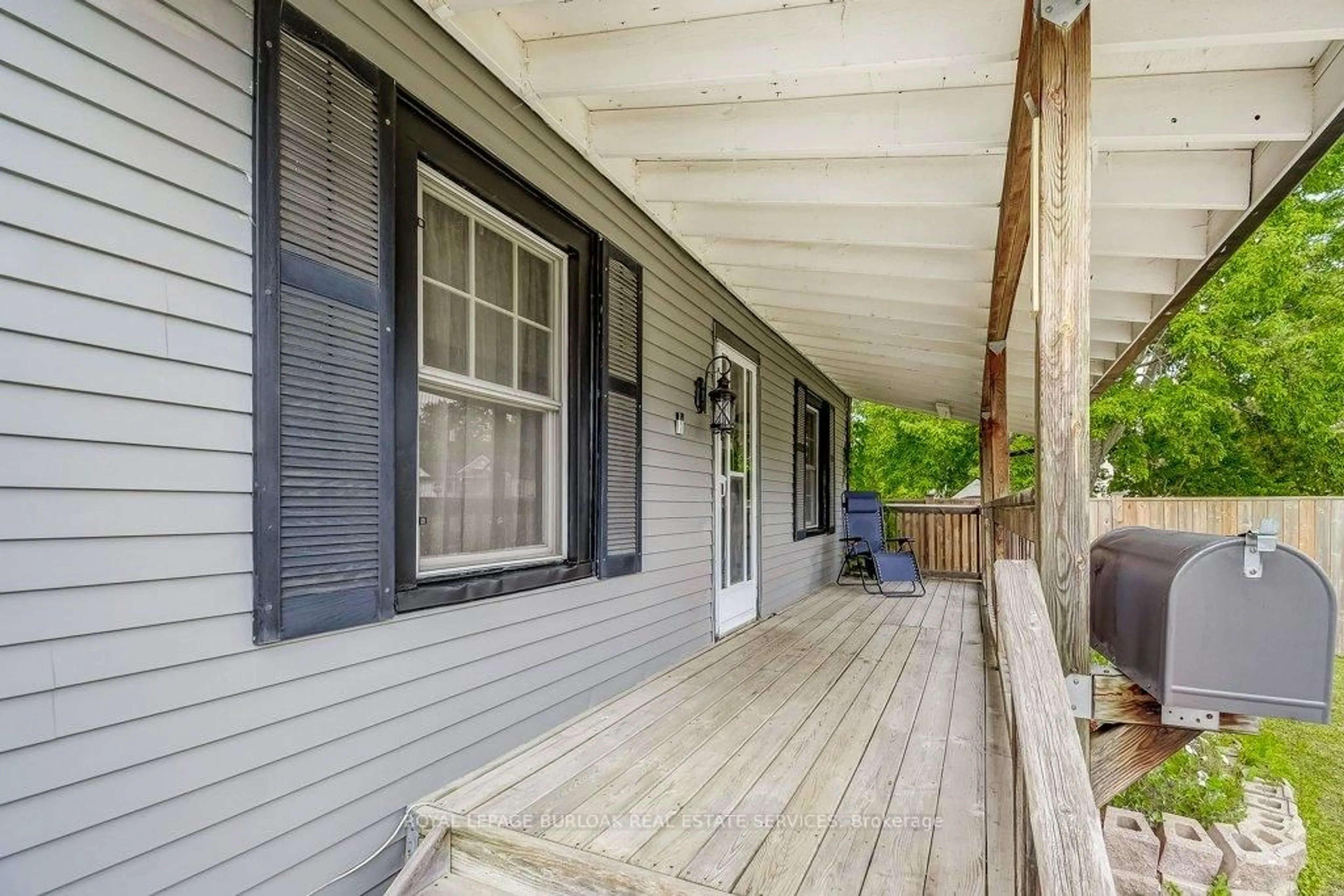 Patio, street for 4 Hilda St, St. Catharines Ontario L2S 1Z8