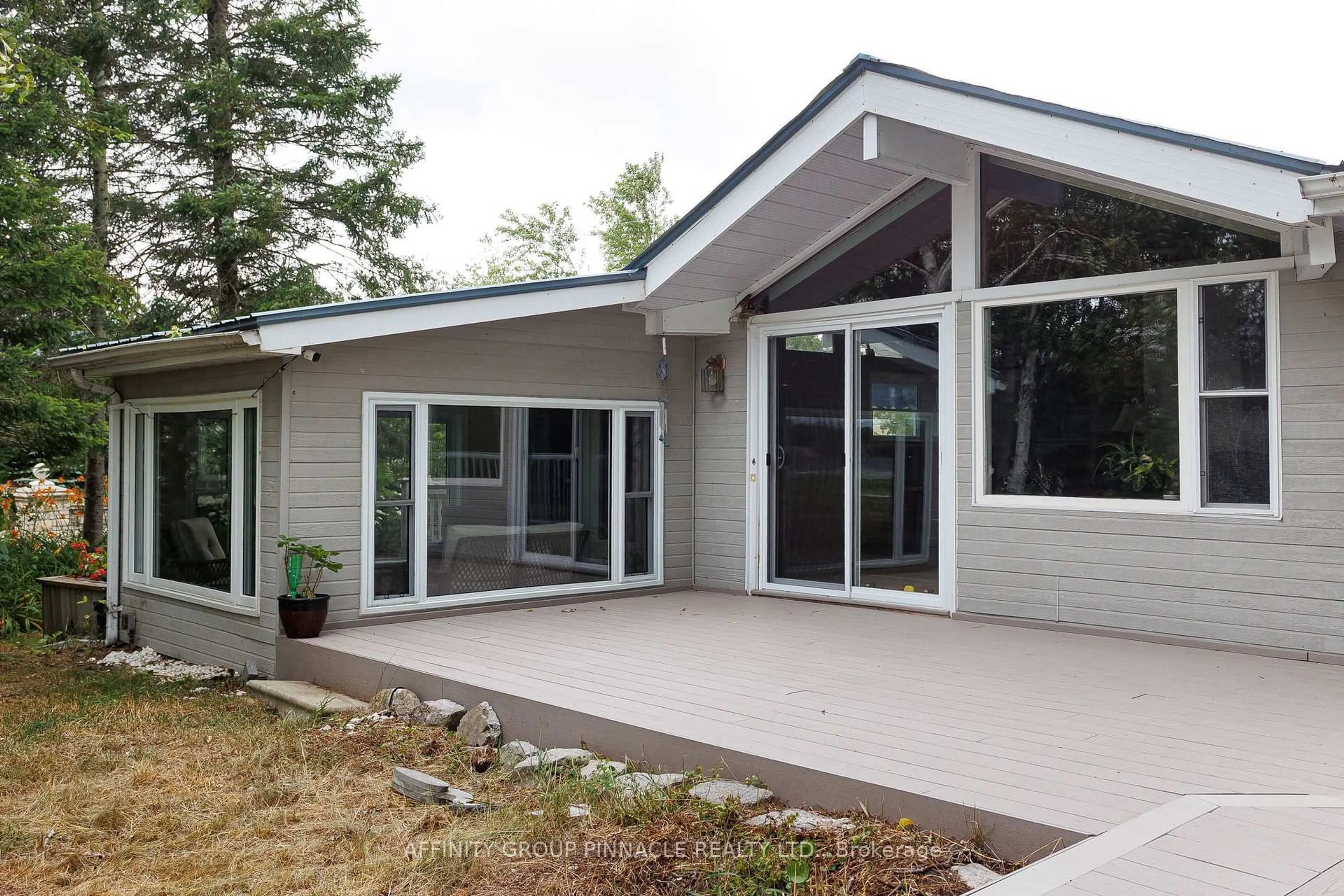 Home with vinyl exterior material, unknown for 1 Beatrice Dr, Kawartha Lakes Ontario K0M 1N0