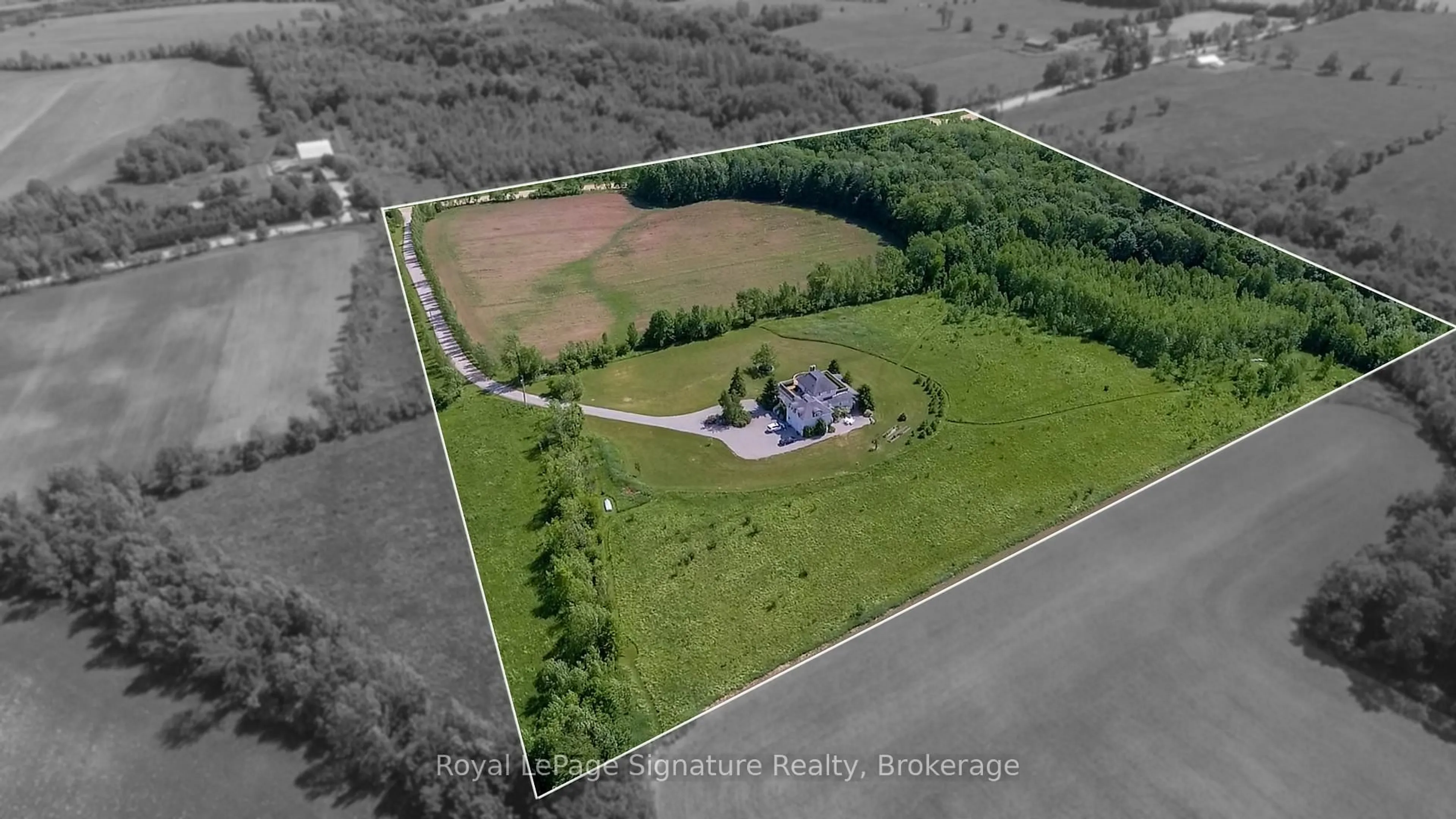A pic from outside/outdoor area/front of a property/back of a property/a pic from drone, building for 807035 25th Side Rd, Grey Highlands Ontario N0C 1G0