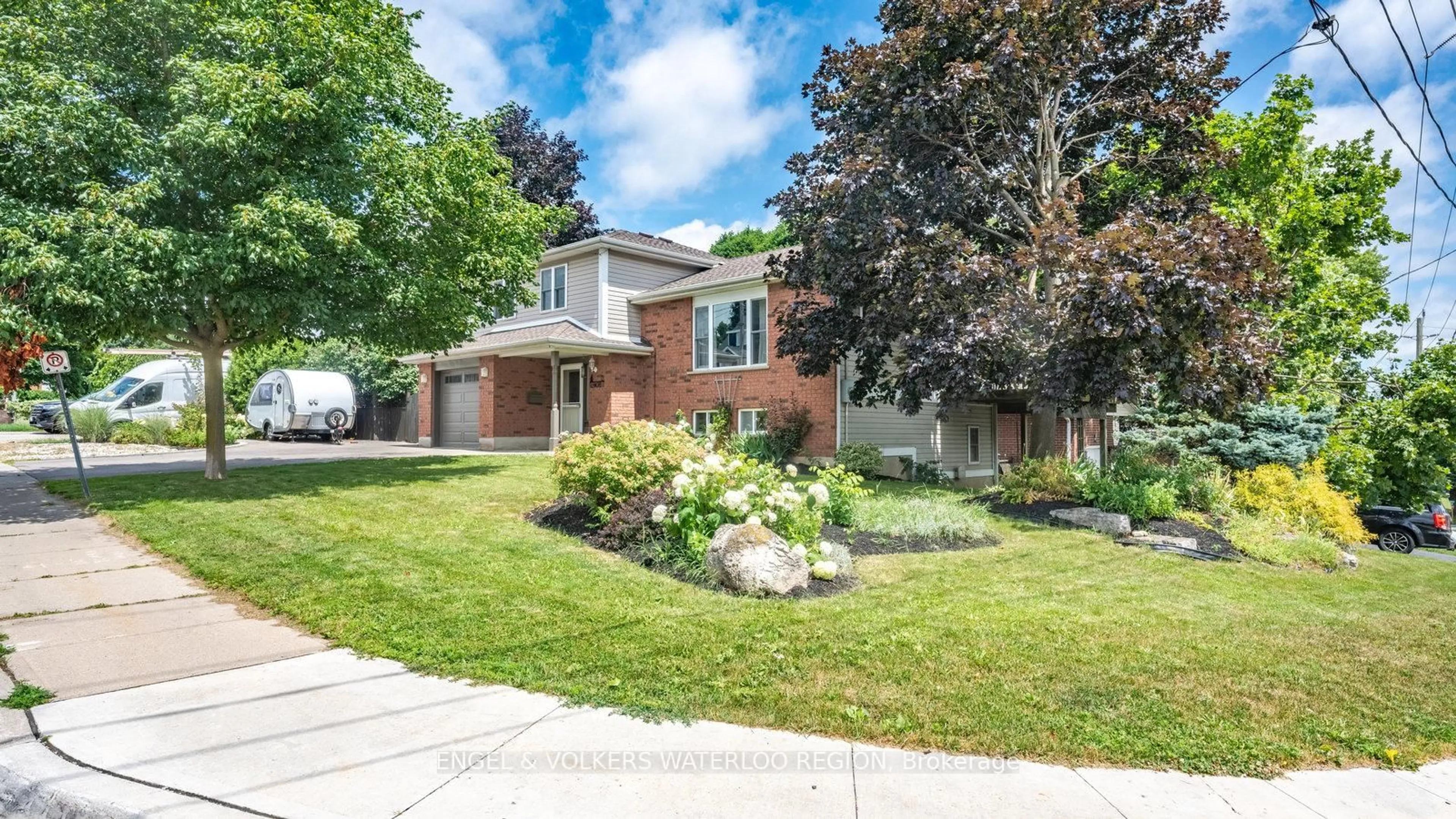 Home with brick exterior material, street for 123 Glenmorris St, Cambridge Ontario N1S 2Y8