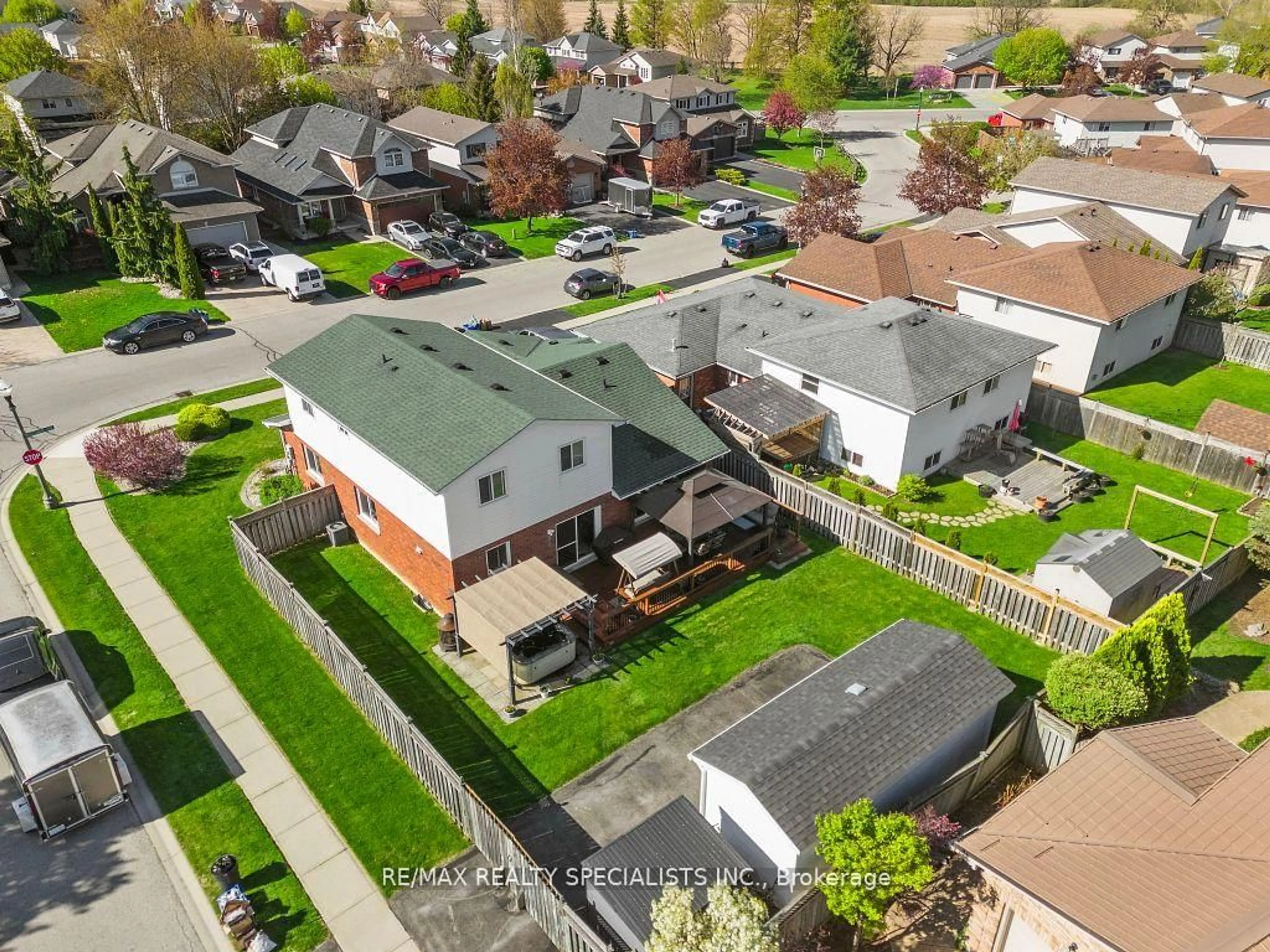 A pic from outside/outdoor area/front of a property/back of a property/a pic from drone, street for 13 Scottswood Lane, Haldimand Ontario N3W 2M4