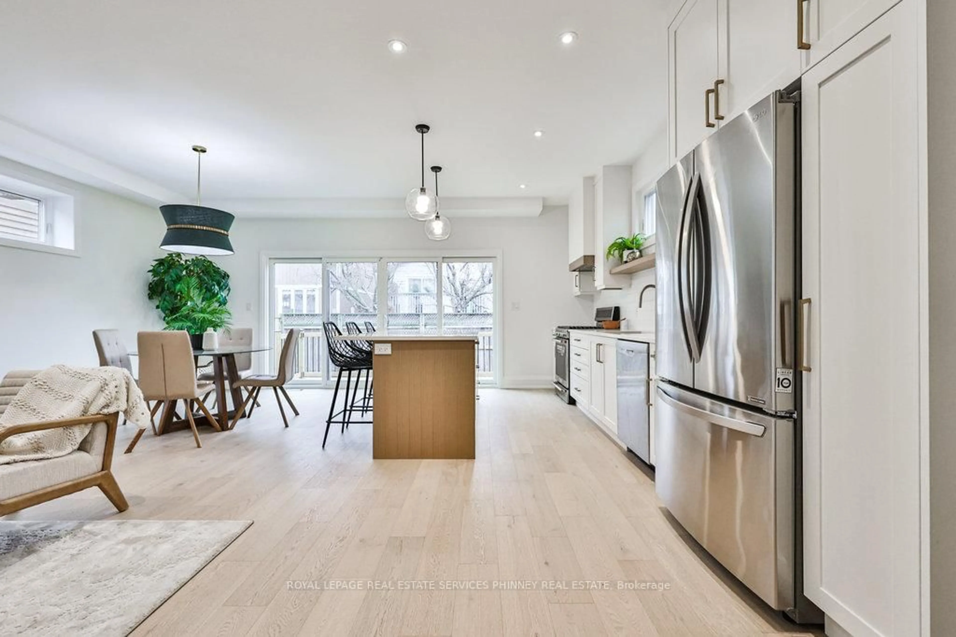 Open concept kitchen, unknown for 28 Lakeside Dr, St. Catharines Ontario L2M 1P4