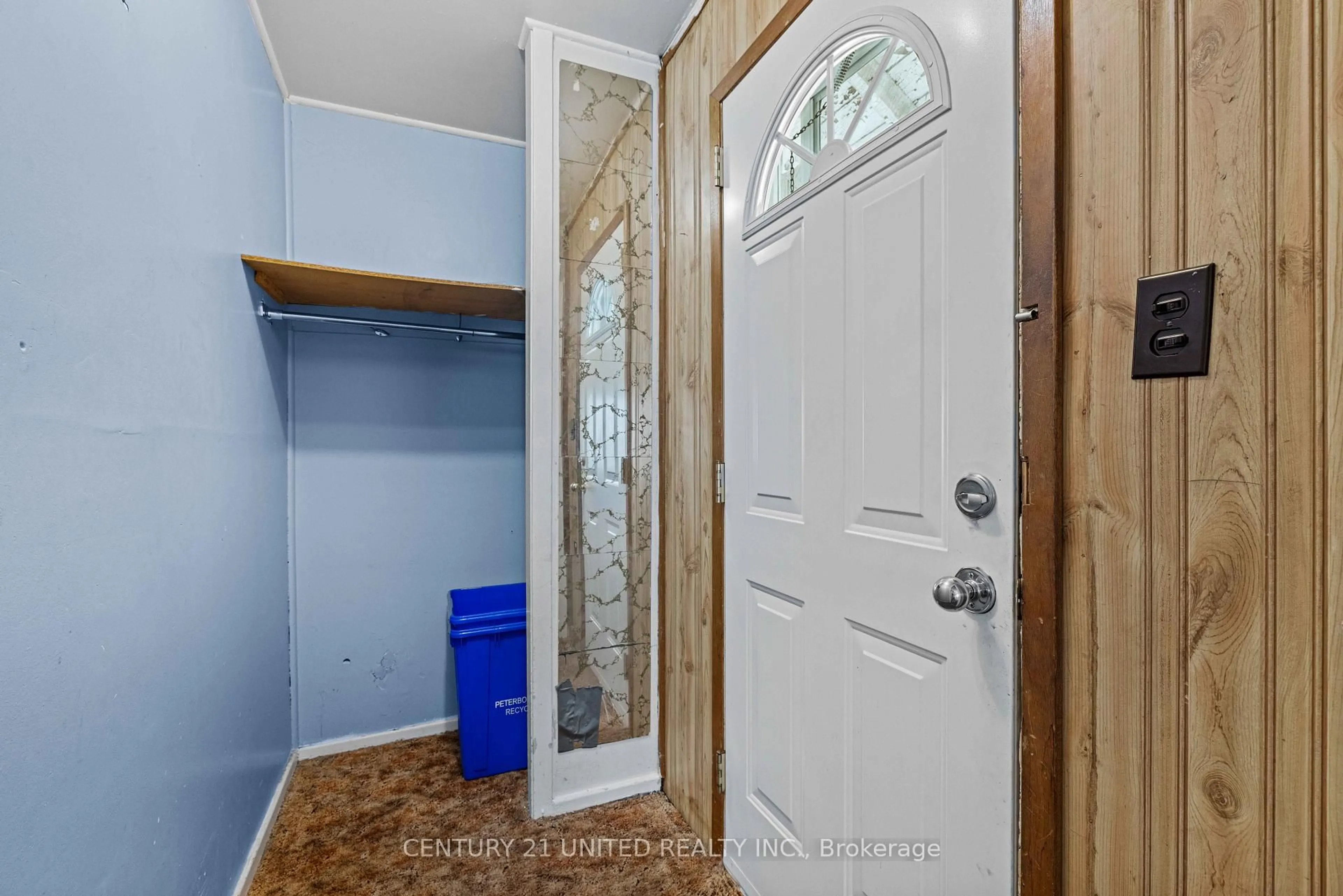 Indoor entryway for 249 Woodbine Ave, Peterborough East Ontario K9H 1N8