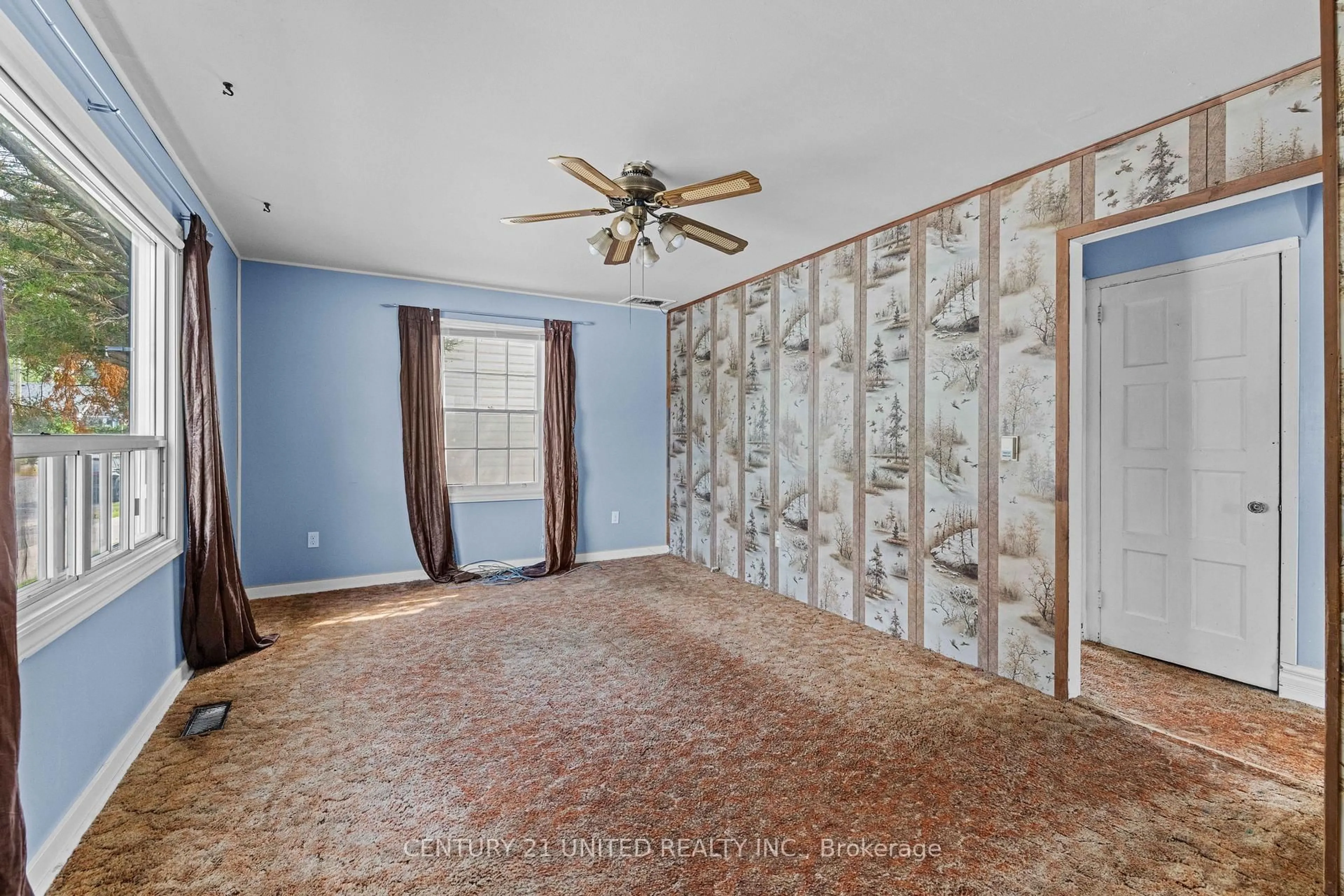 A pic of a room for 249 Woodbine Ave, Peterborough East Ontario K9H 1N8
