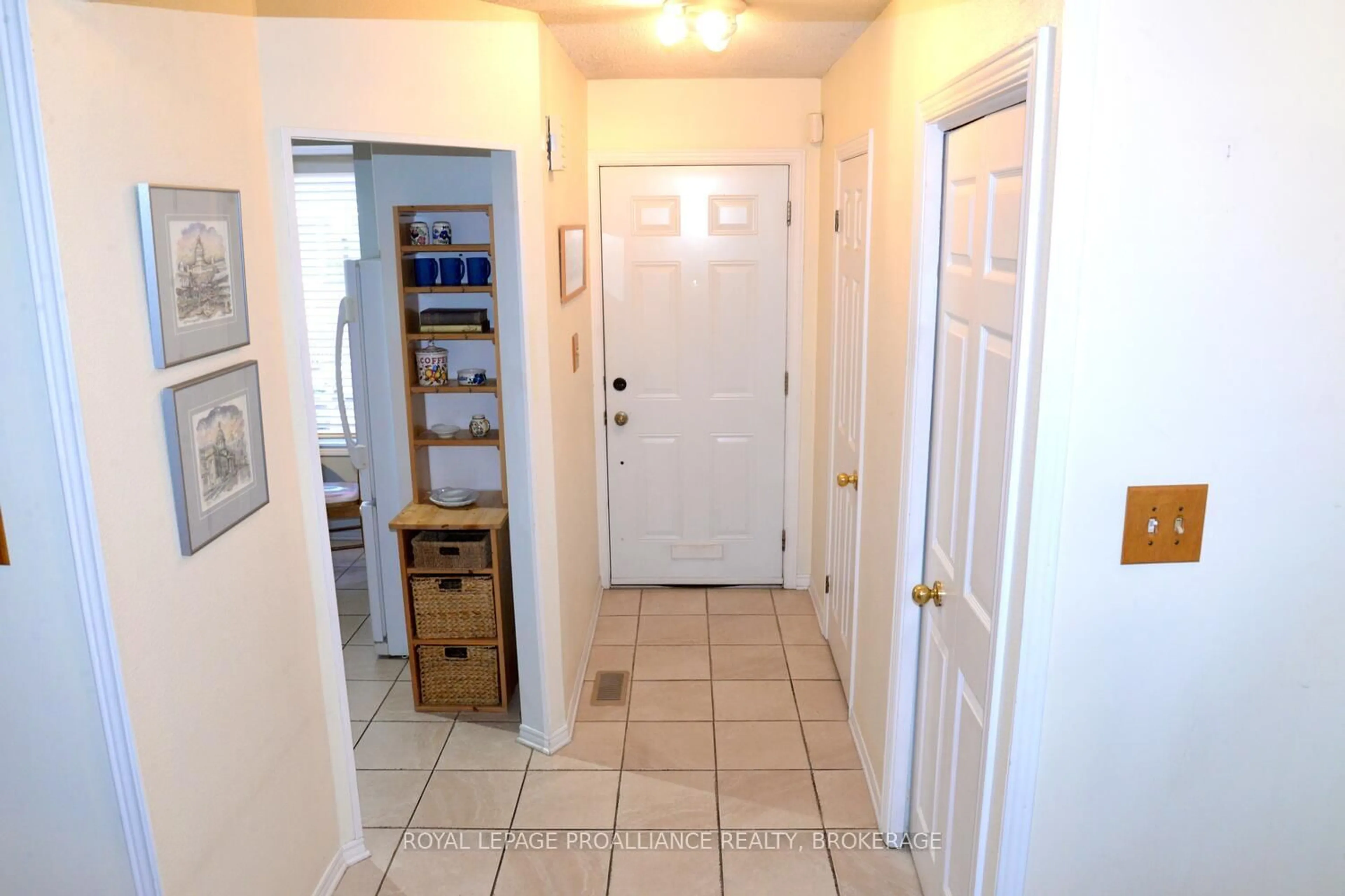 Indoor entryway for 1 Place D'Armes #61, Kingston Ontario K7K 6S3