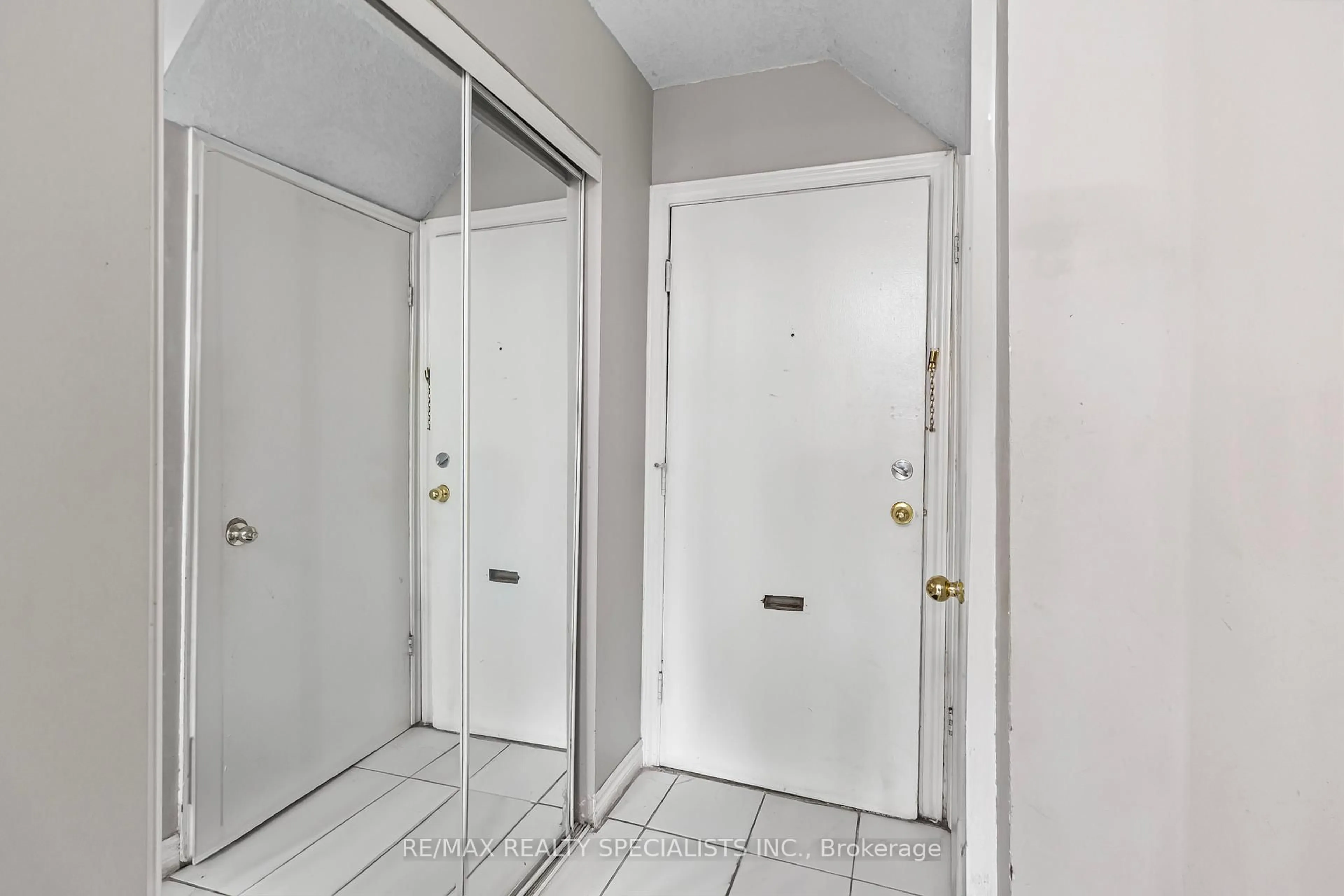 Unknown for 766 Walter St #I, Cambridge Ontario N3H 4P3