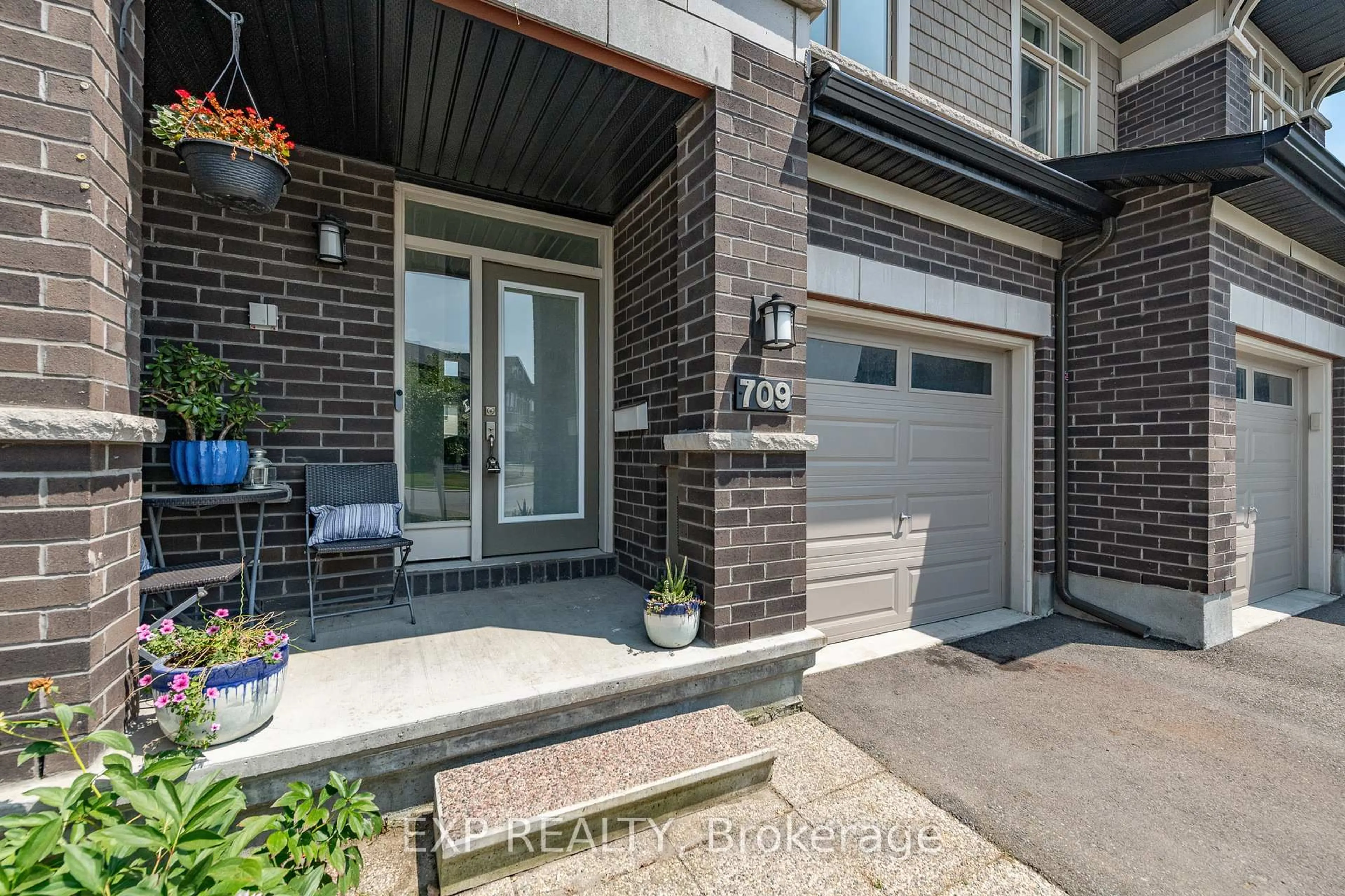 Home with brick exterior material, street for 709 Capricorn Circ, Ottawa Ontario K4M 0J5