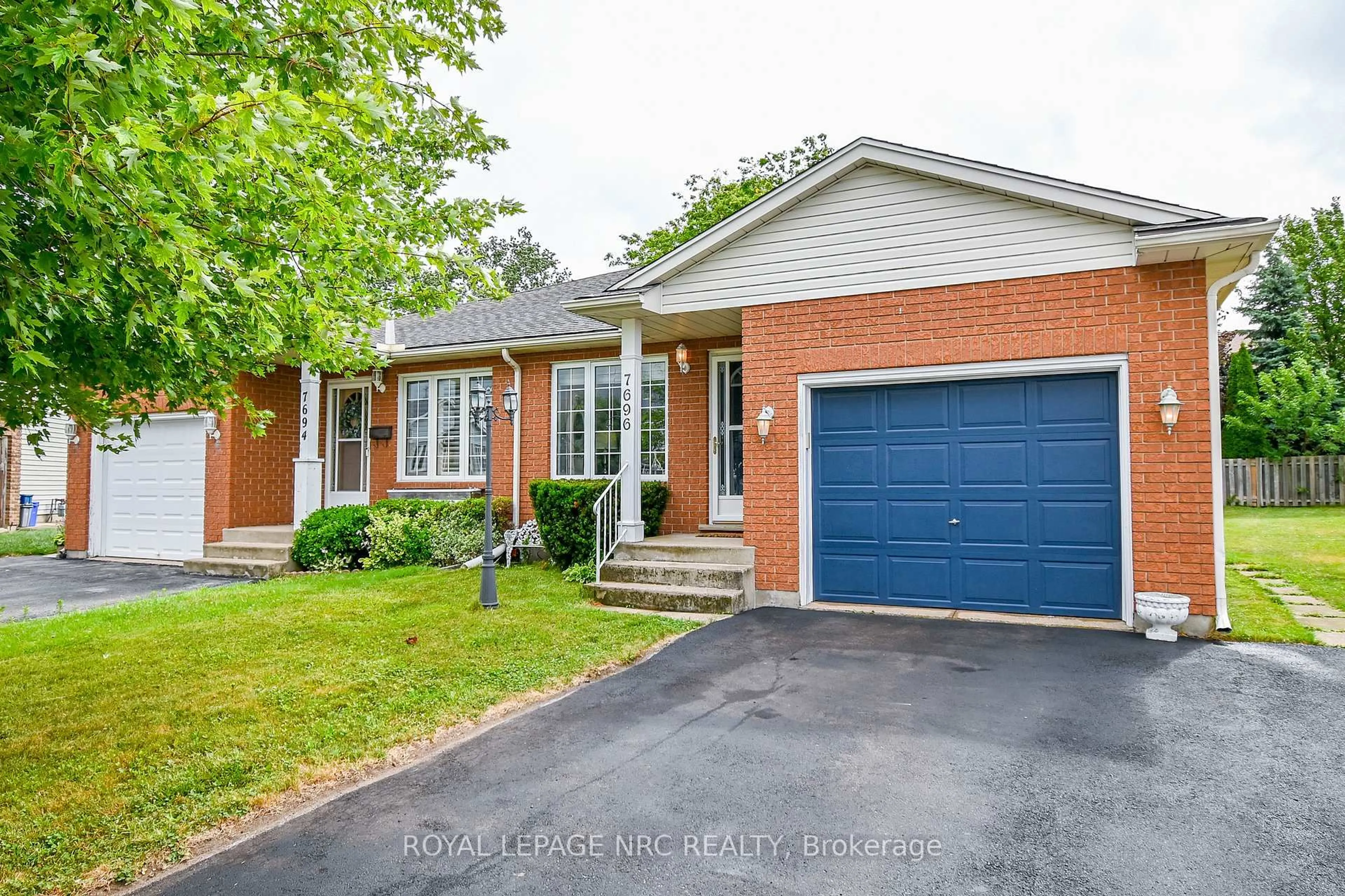 Home with brick exterior material, street for 7696 Cortina Cres, Niagara Falls Ontario L2H 3V4