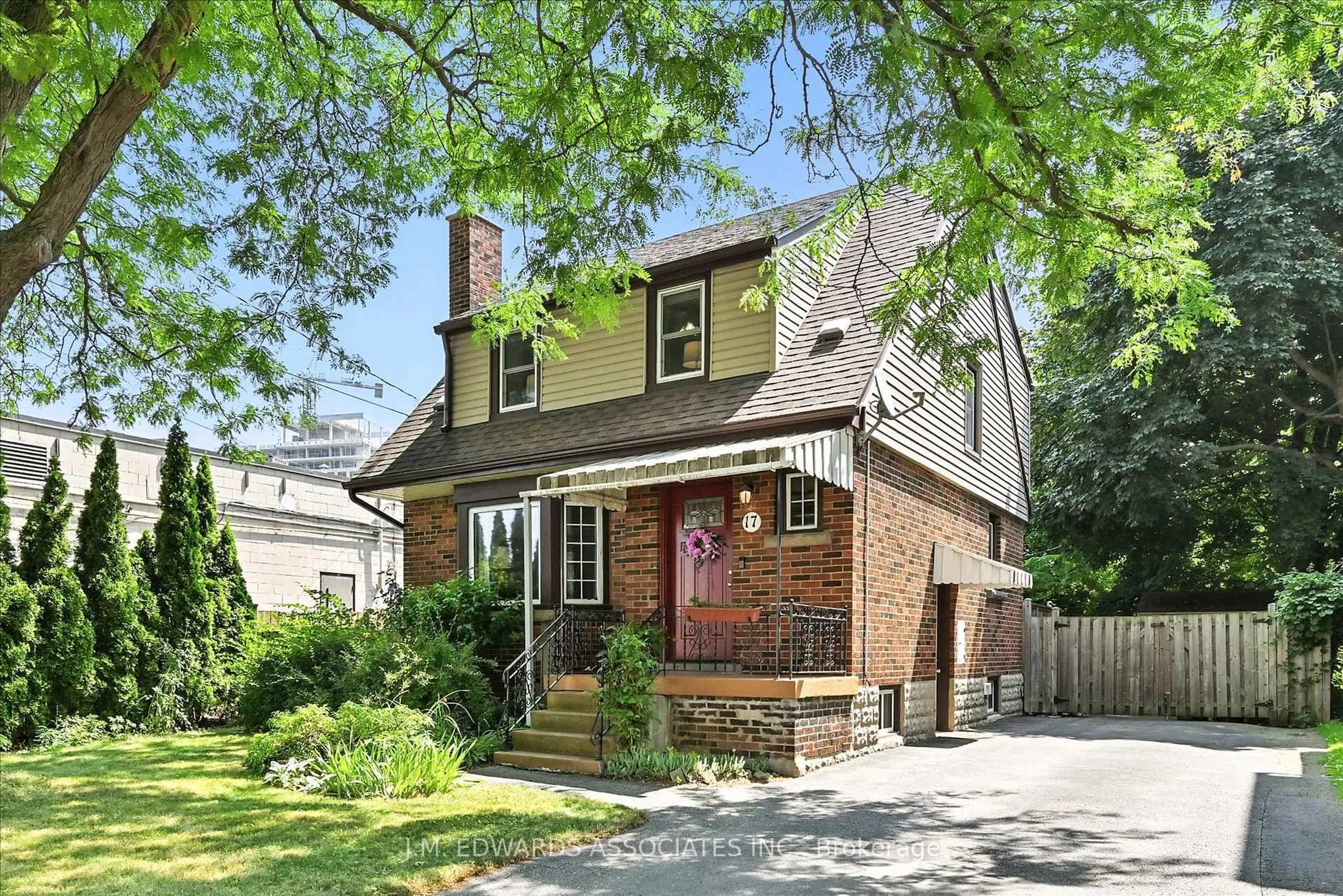 Home with brick exterior material, street for 17 Broadway Ave, Hamilton Ontario L8S 2V6