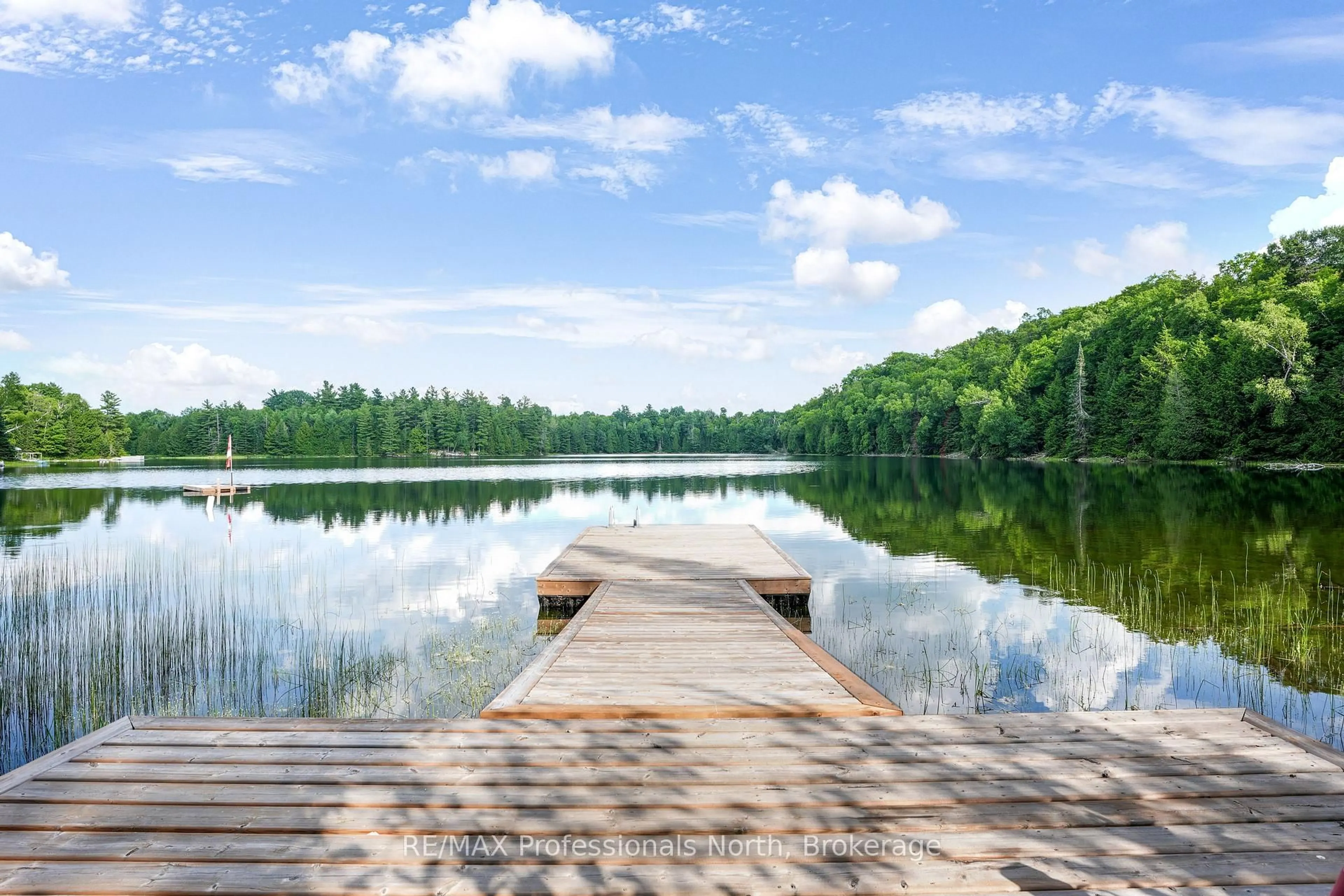 Patio, water/lake/river/ocean view for 1051 Hawthorne Dr, Dysart et al Ontario K0L 1M1