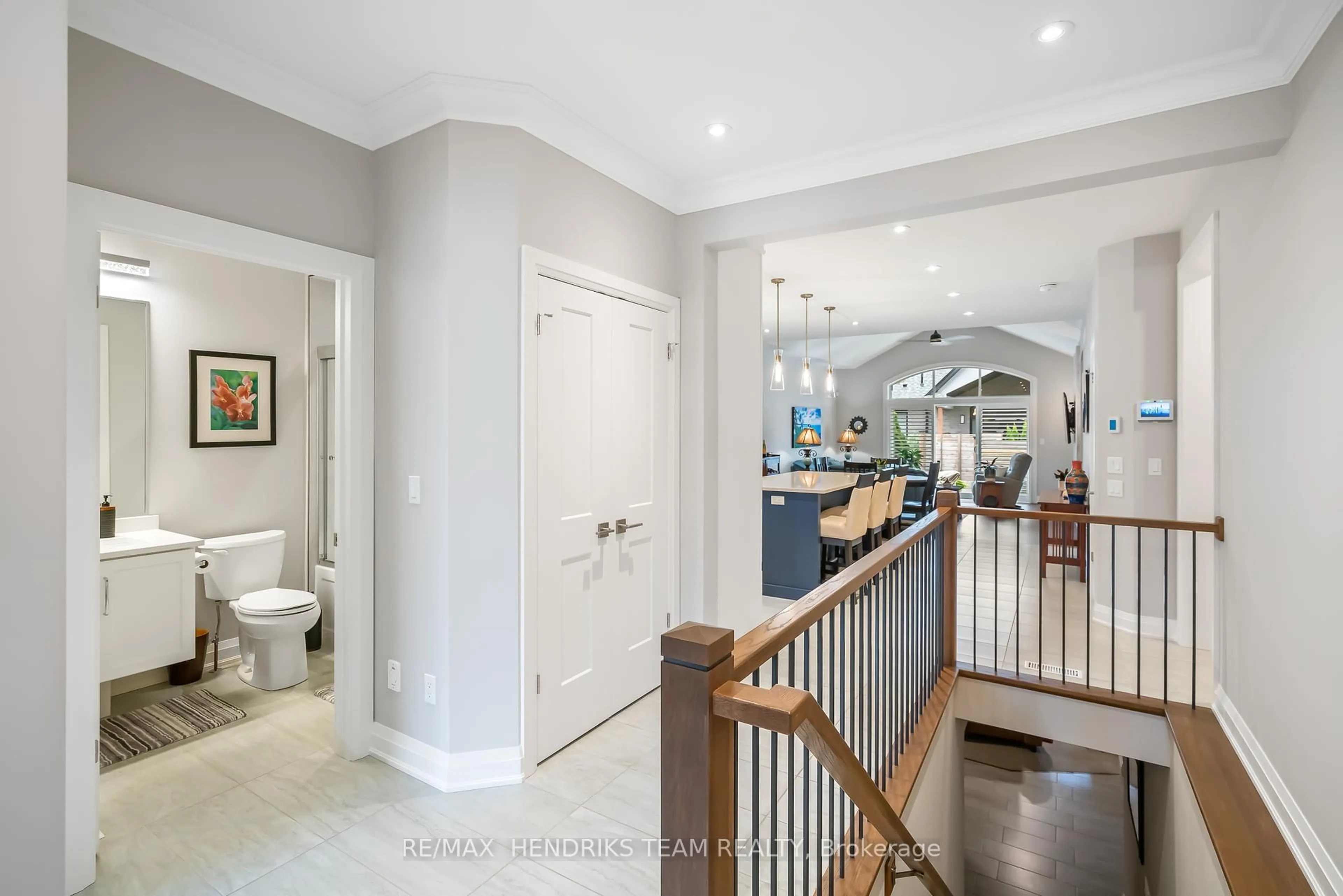 Indoor entryway for 12 Carrick Tr, Welland Ontario L3B 0E7