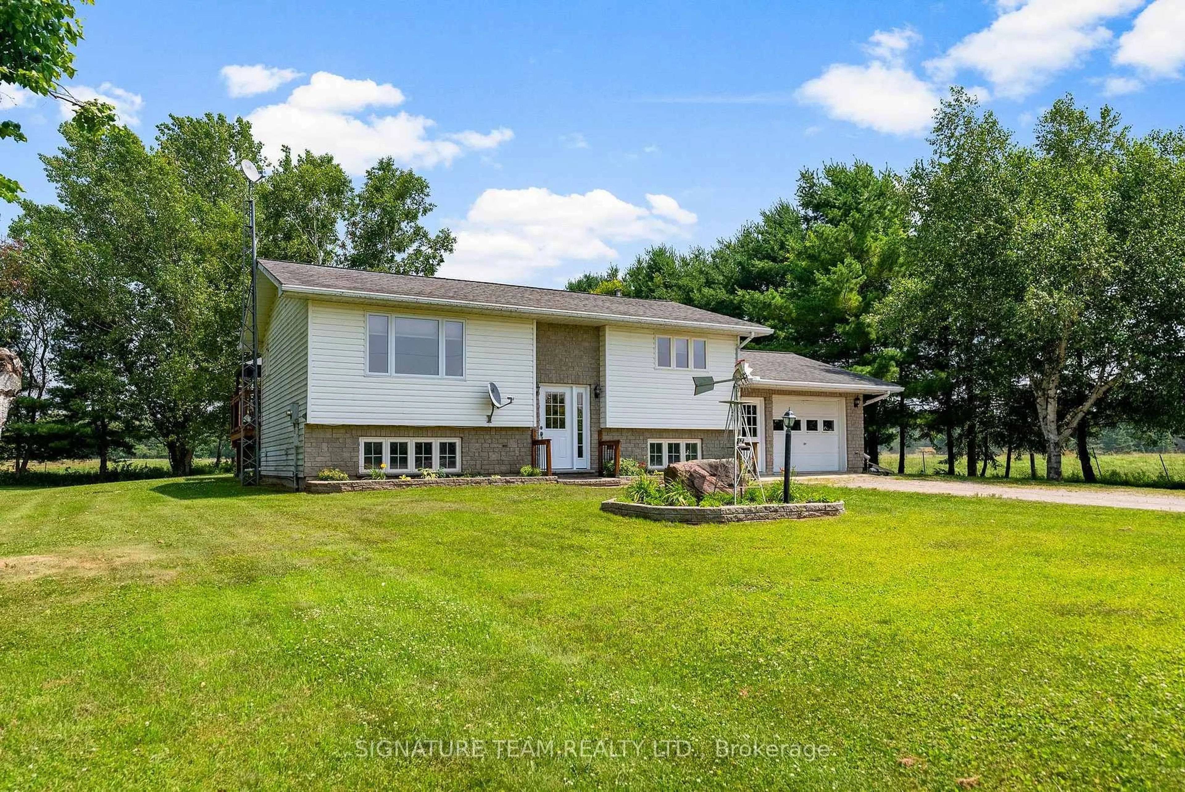 A pic from outside/outdoor area/front of a property/back of a property/a pic from drone, water/lake/river/ocean view for 160 Cedar Haven Rd, Cobden Ontario K0J 1K0