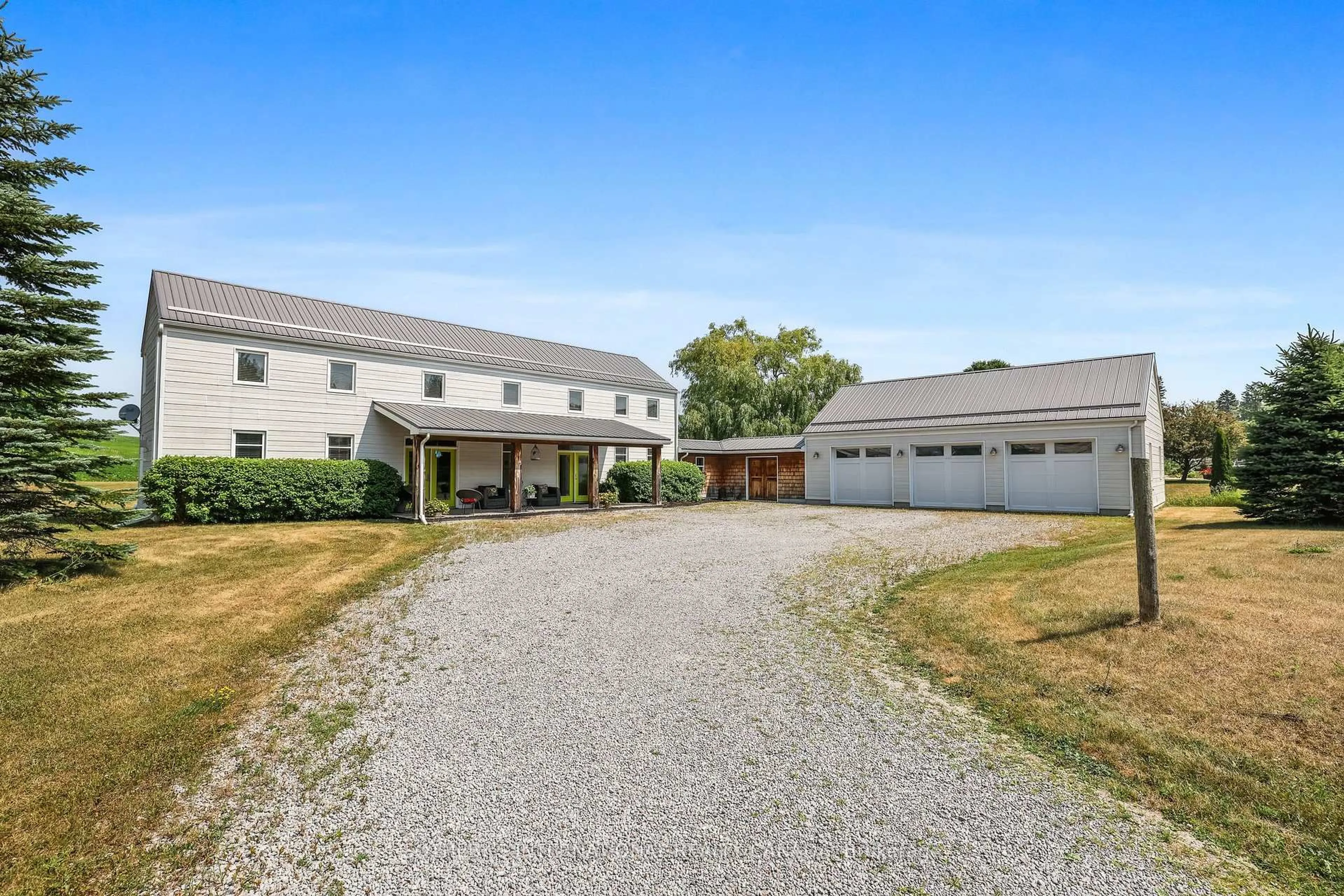 A pic from outside/outdoor area/front of a property/back of a property/a pic from drone, street for 8508 Dale Rd, Hamilton Township Ontario K9A 0T4