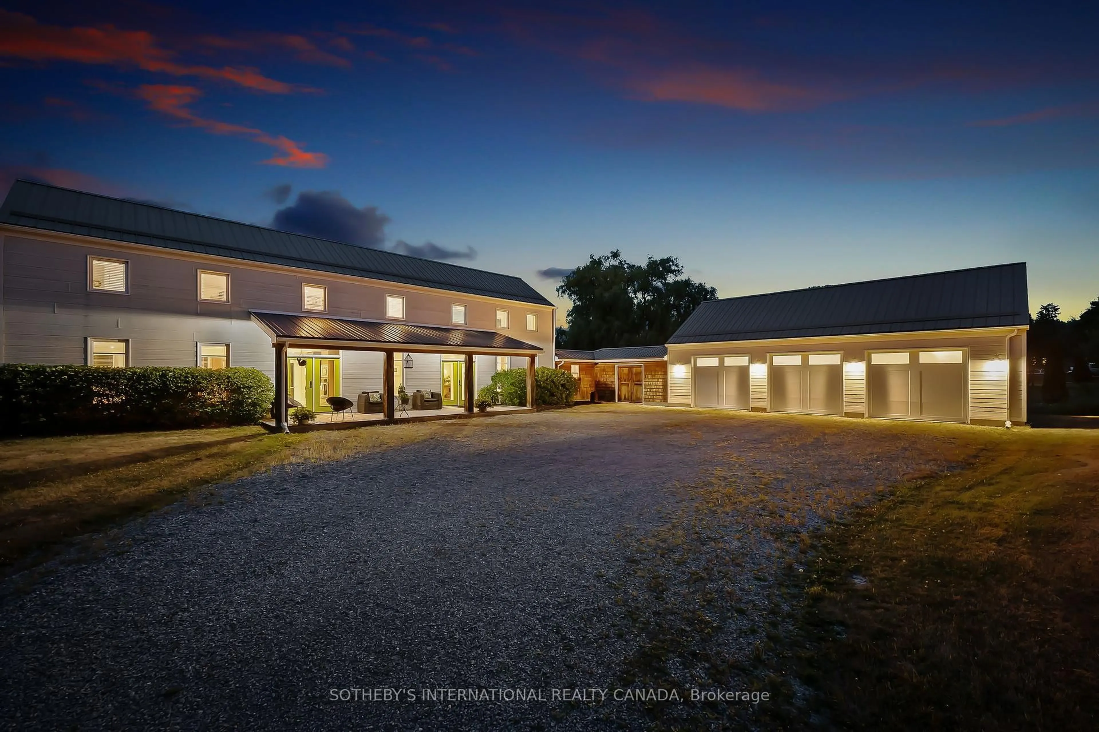 A pic from outside/outdoor area/front of a property/back of a property/a pic from drone, building for 8508 Dale Rd, Hamilton Township Ontario K9A 0T4