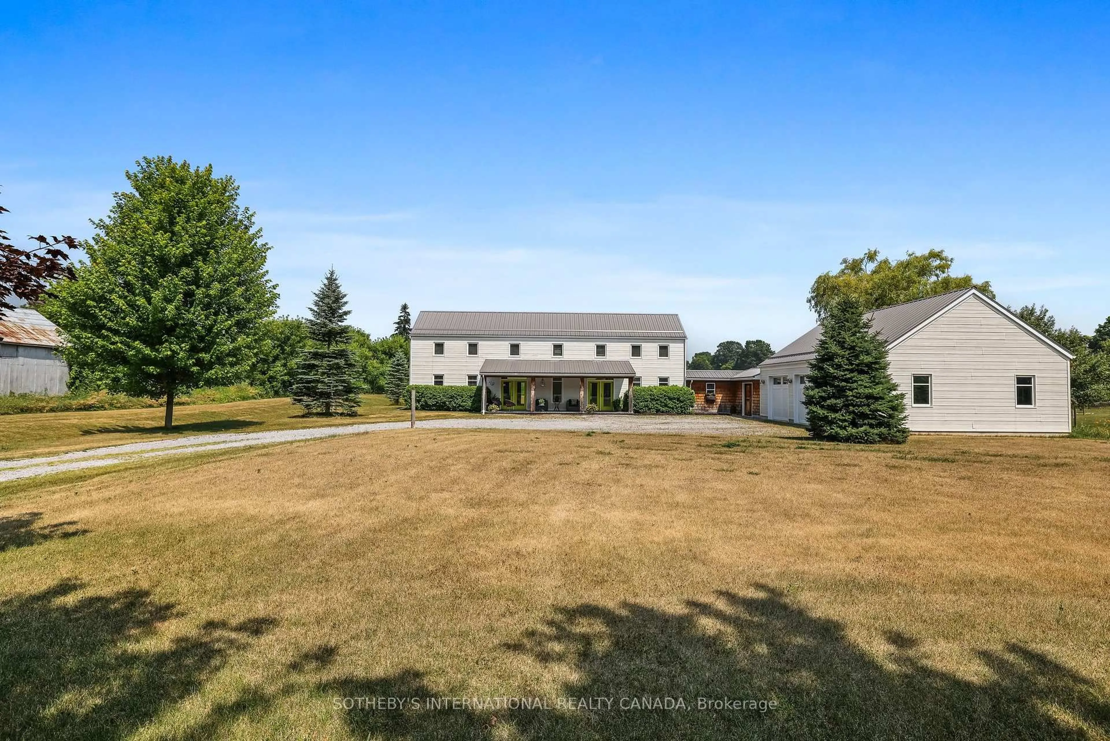 A pic from outside/outdoor area/front of a property/back of a property/a pic from drone, unknown for 8508 Dale Rd, Hamilton Township Ontario K9A 0T4