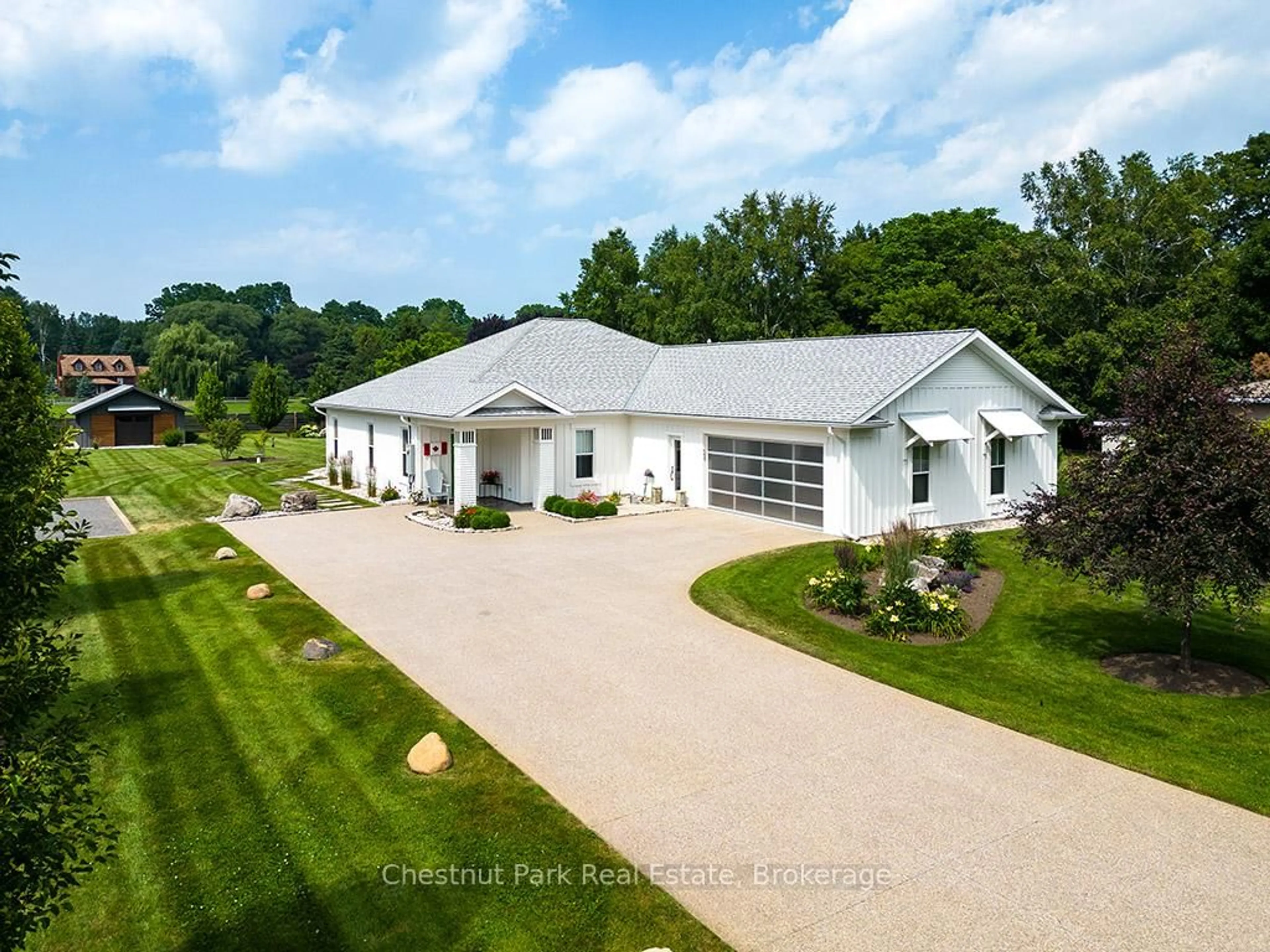 A pic from outside/outdoor area/front of a property/back of a property/a pic from drone, water/lake/river/ocean view for 125 Fulton St, Blue Mountains Ontario N0H 1J0