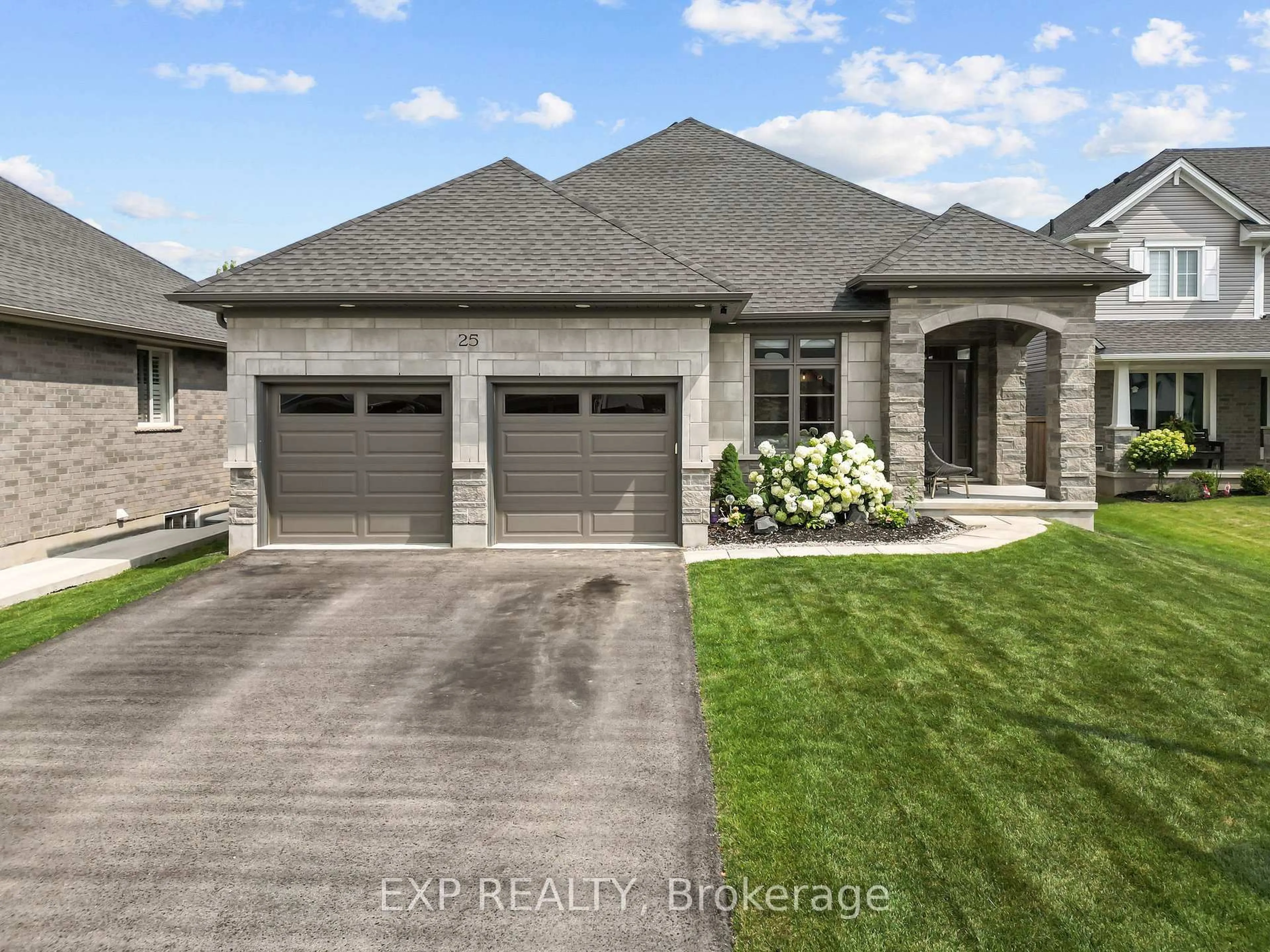 Home with brick exterior material, street for 25 Fox Hollow Crt, St. Thomas Ontario N5R 0J6