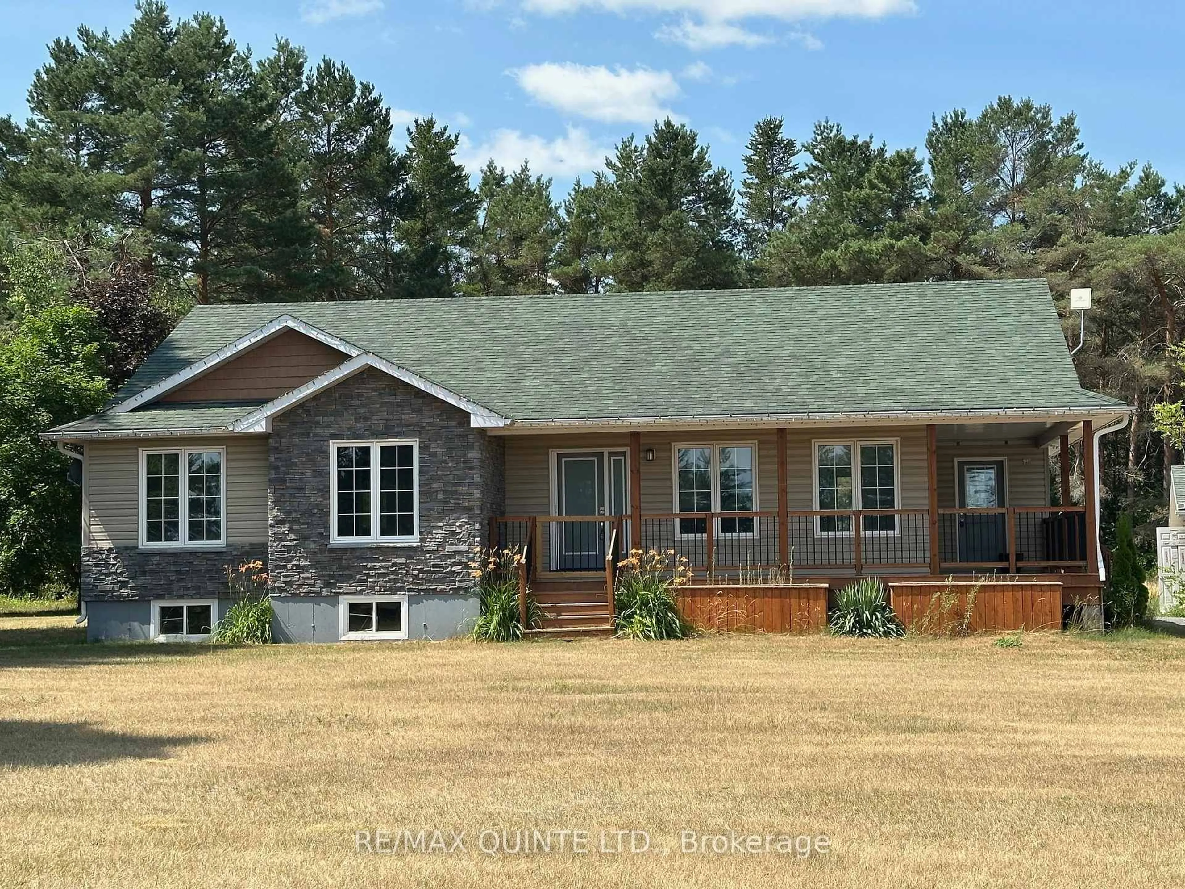 Home with vinyl exterior material, building for 656 Tobacco Rd, Cramahe Ontario K0K 1M0