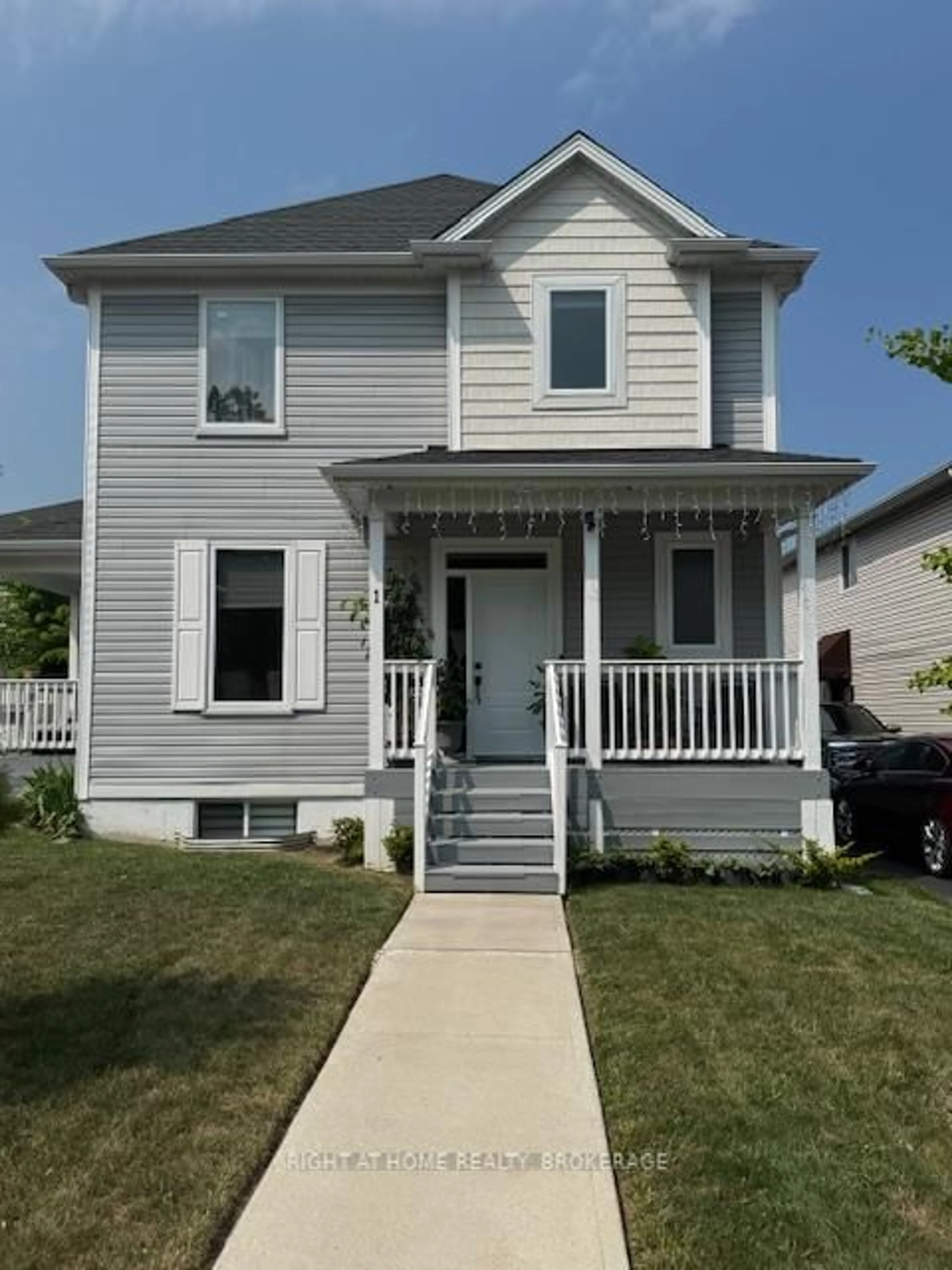 Home with vinyl exterior material, street for 1 Princeton Common, St. Catharines Ontario L2N 2H2