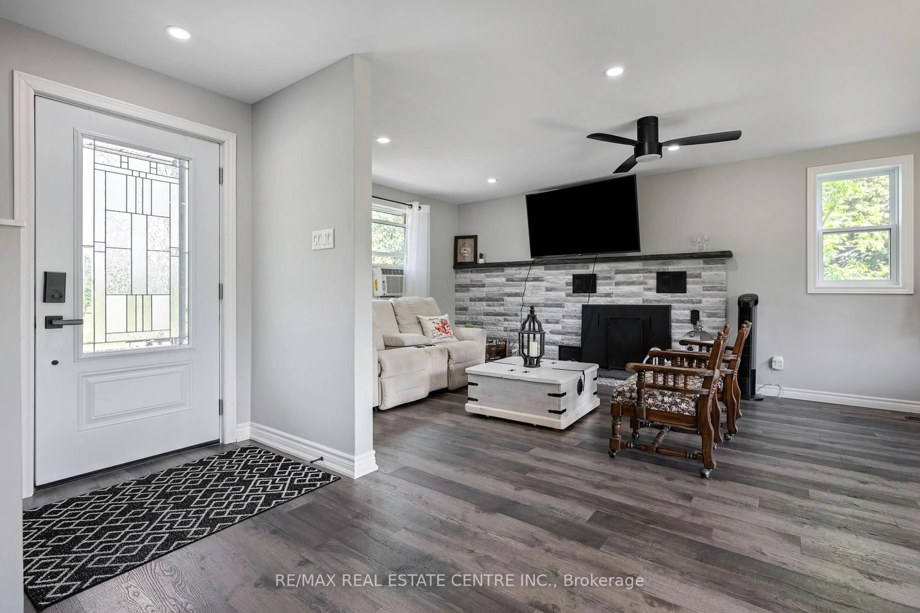 Living room with furniture, unknown for 517454 County Road 124 Rd, Melancthon Ontario L9V 1V7