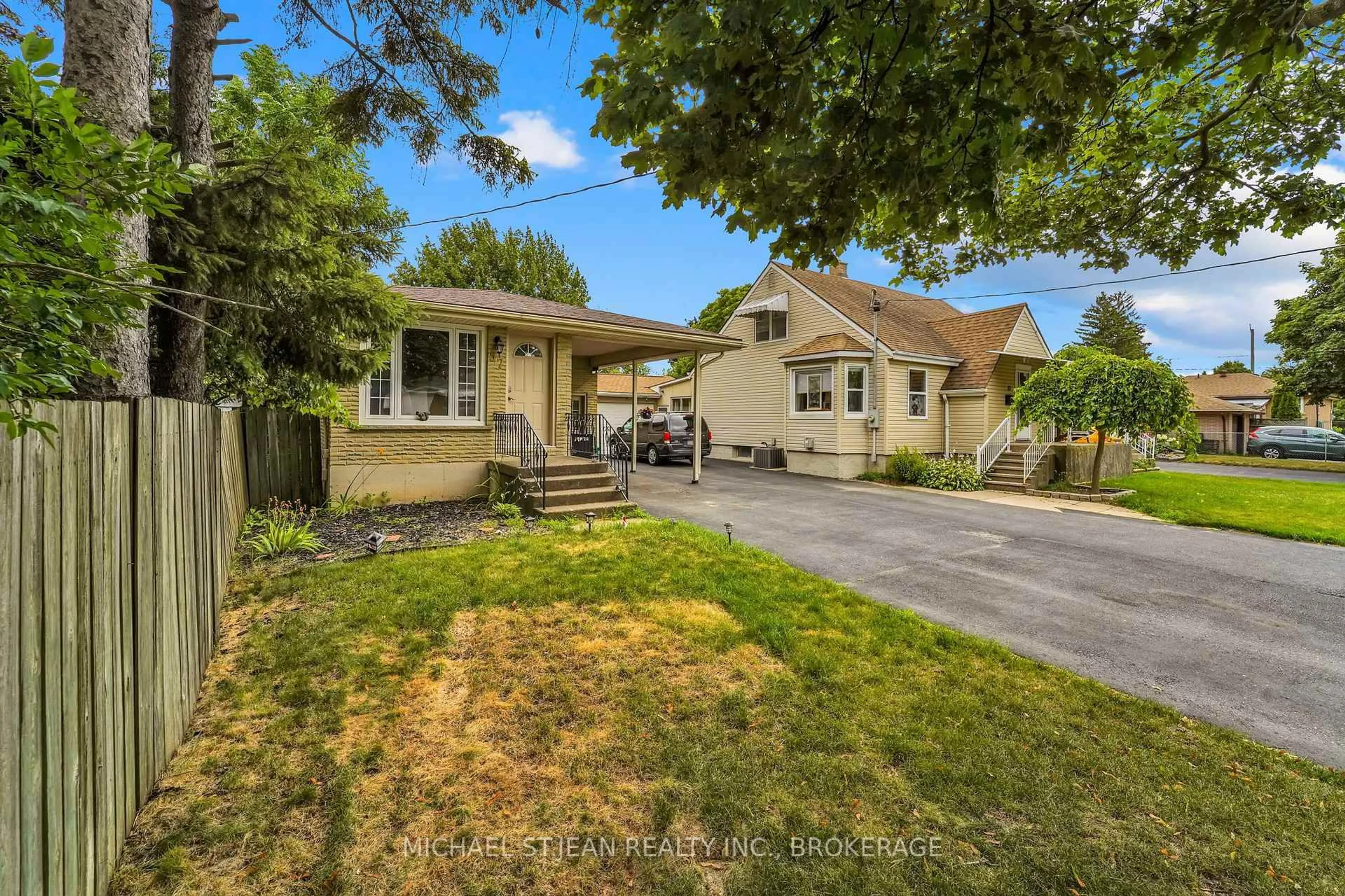 A pic from outside/outdoor area/front of a property/back of a property/a pic from drone, street for 57 Avondale St, Brantford Ontario N3S 4L9