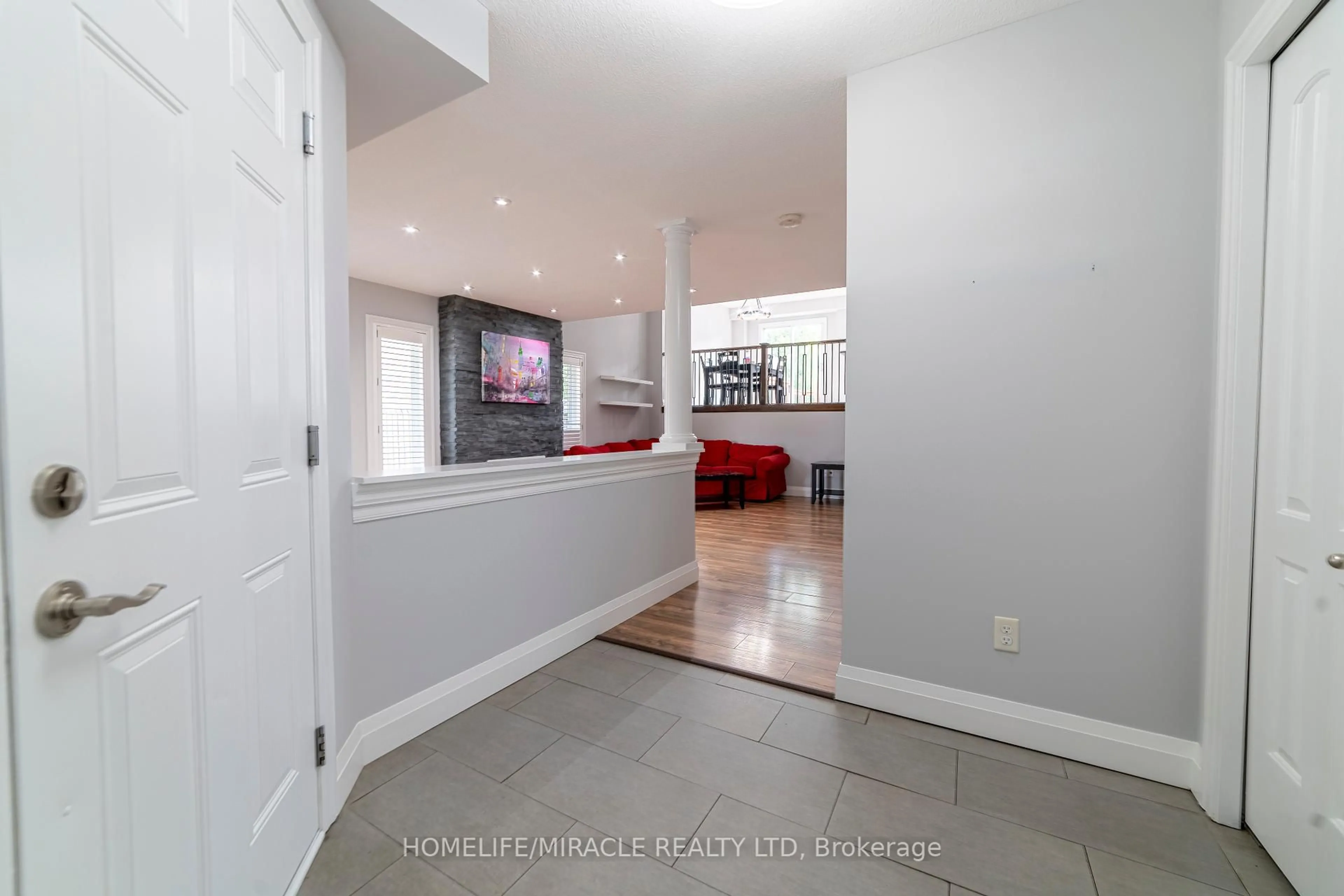 Indoor entryway for 3208 Bayham Lane, London South Ontario N6P 1V7