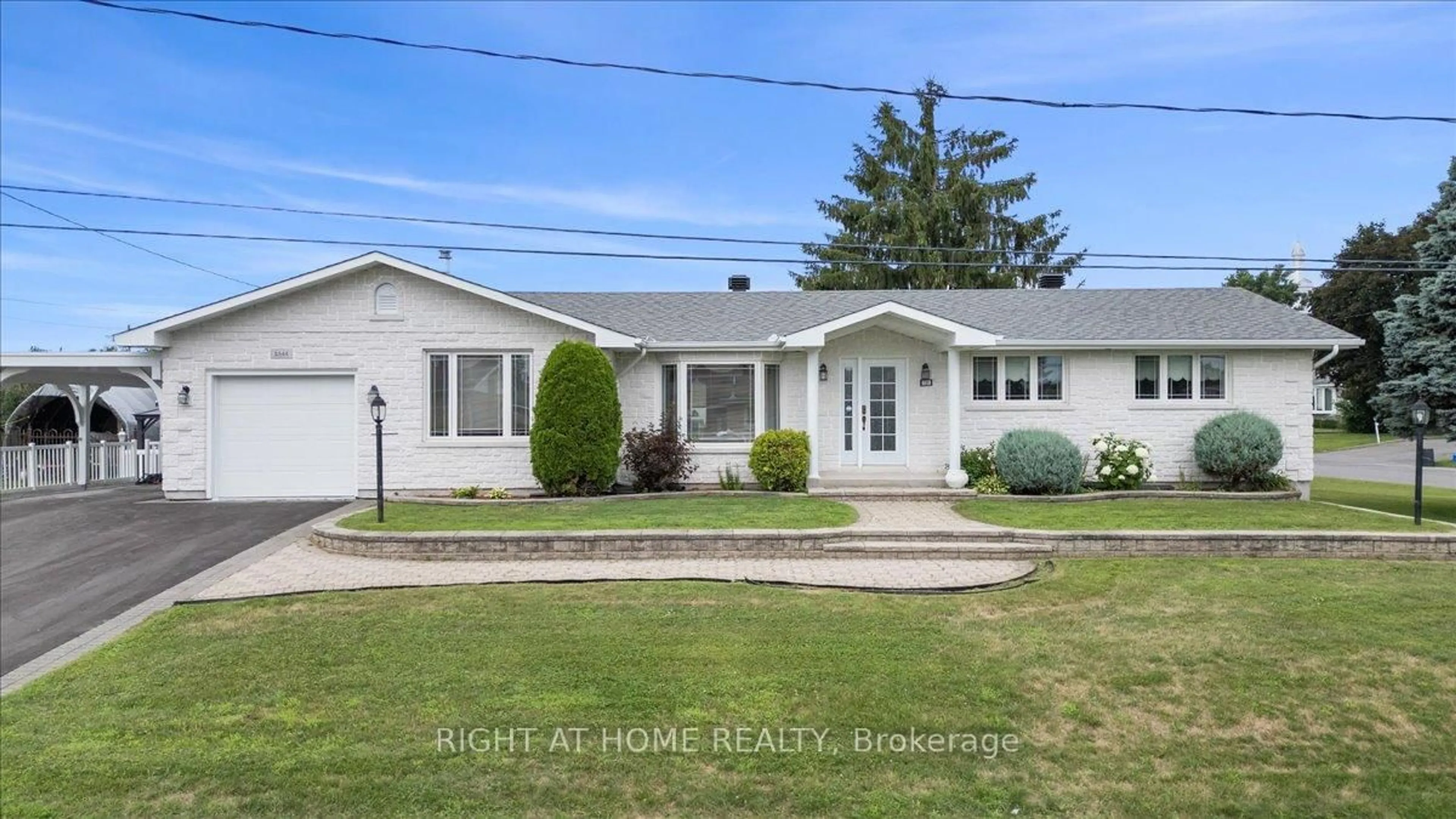 Home with vinyl exterior material, street for 2344 Raymond St, Clarence-Rockland Ontario K4K 1K4