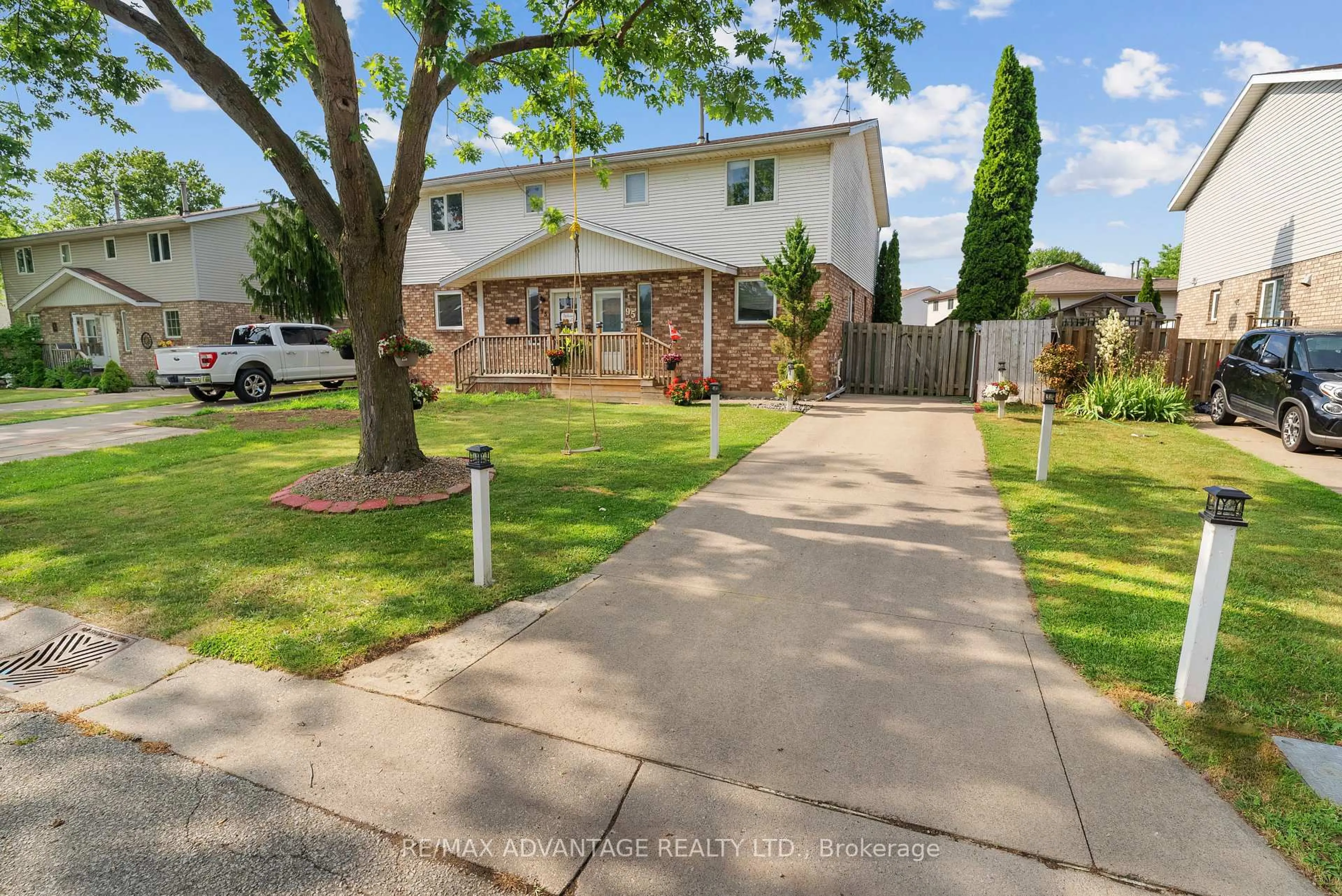 A pic from outside/outdoor area/front of a property/back of a property/a pic from drone, street for 95 Clarence Ave, Leamington Ontario N8H 5B8