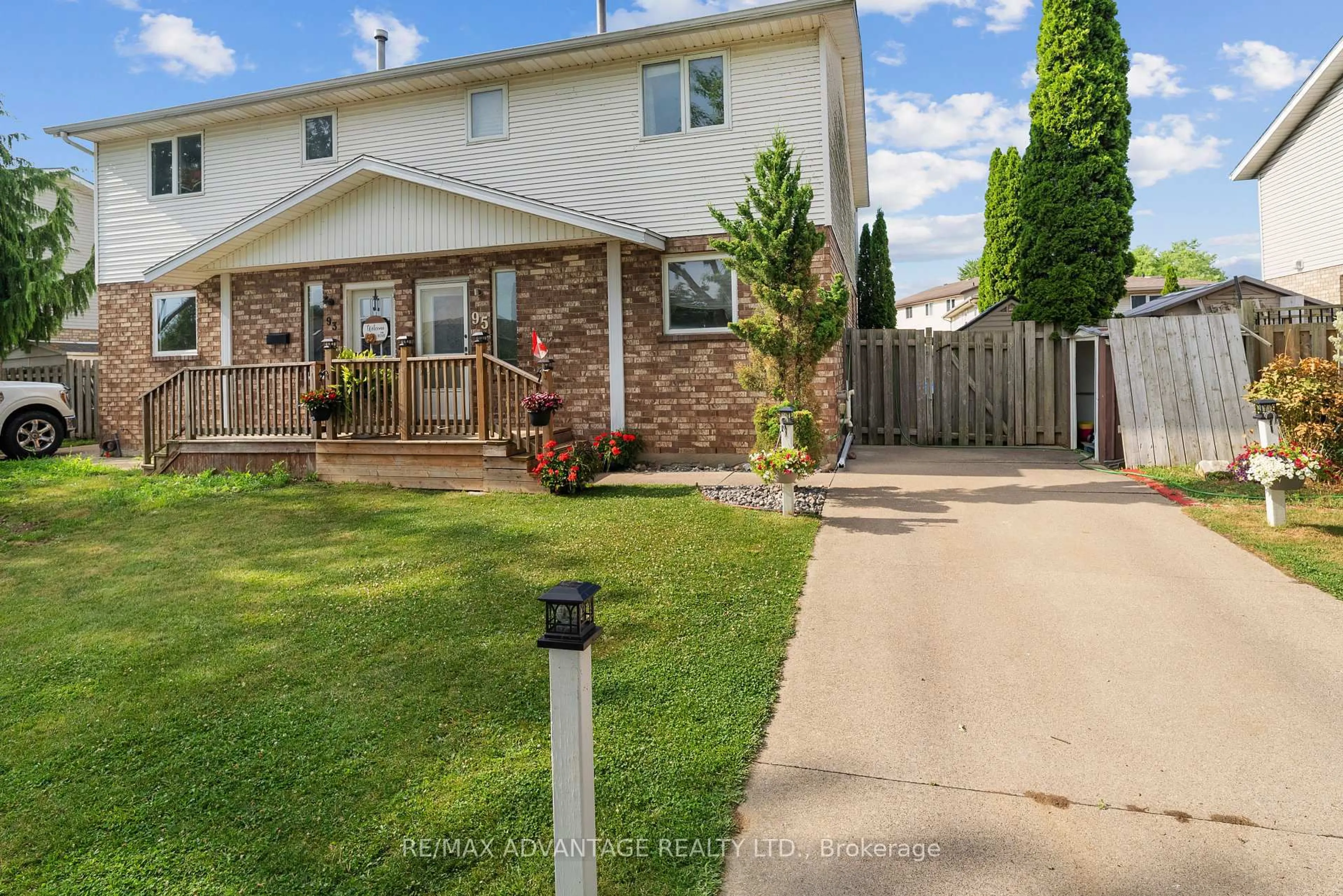A pic from outside/outdoor area/front of a property/back of a property/a pic from drone, street for 95 Clarence Ave, Leamington Ontario N8H 5B8