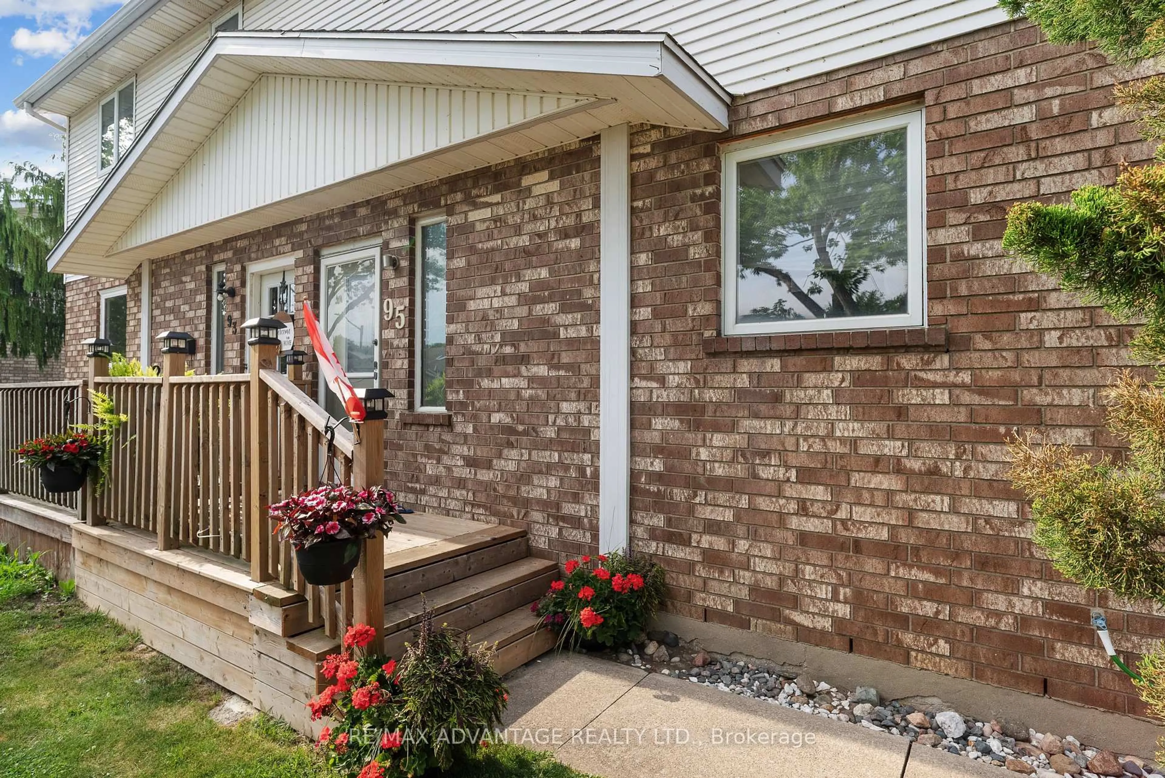 Home with brick exterior material, street for 95 Clarence Ave, Leamington Ontario N8H 5B8