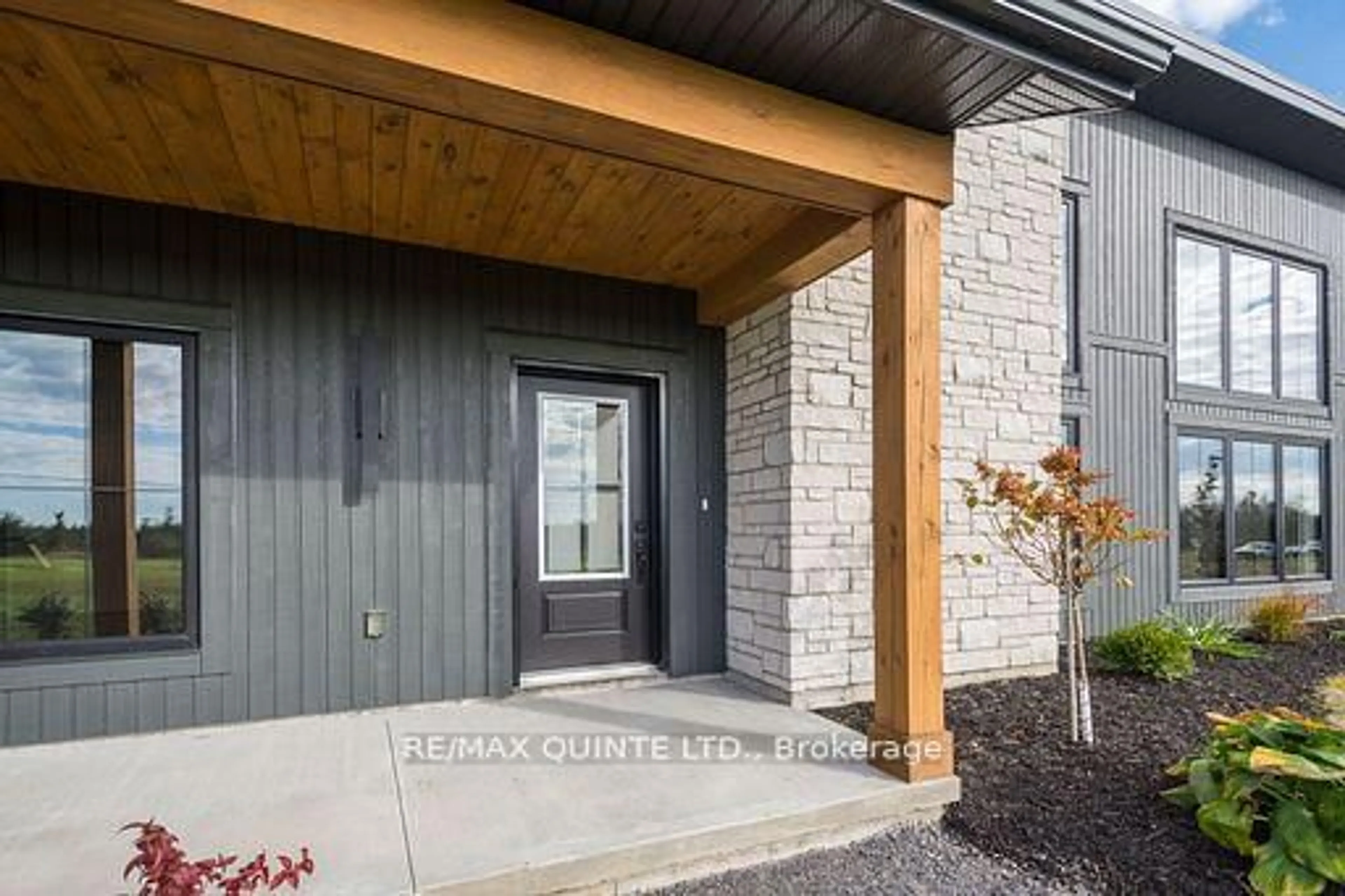 Indoor entryway for 225 Mitchells Crossroad, Prince Edward County Ontario K0K 2T0