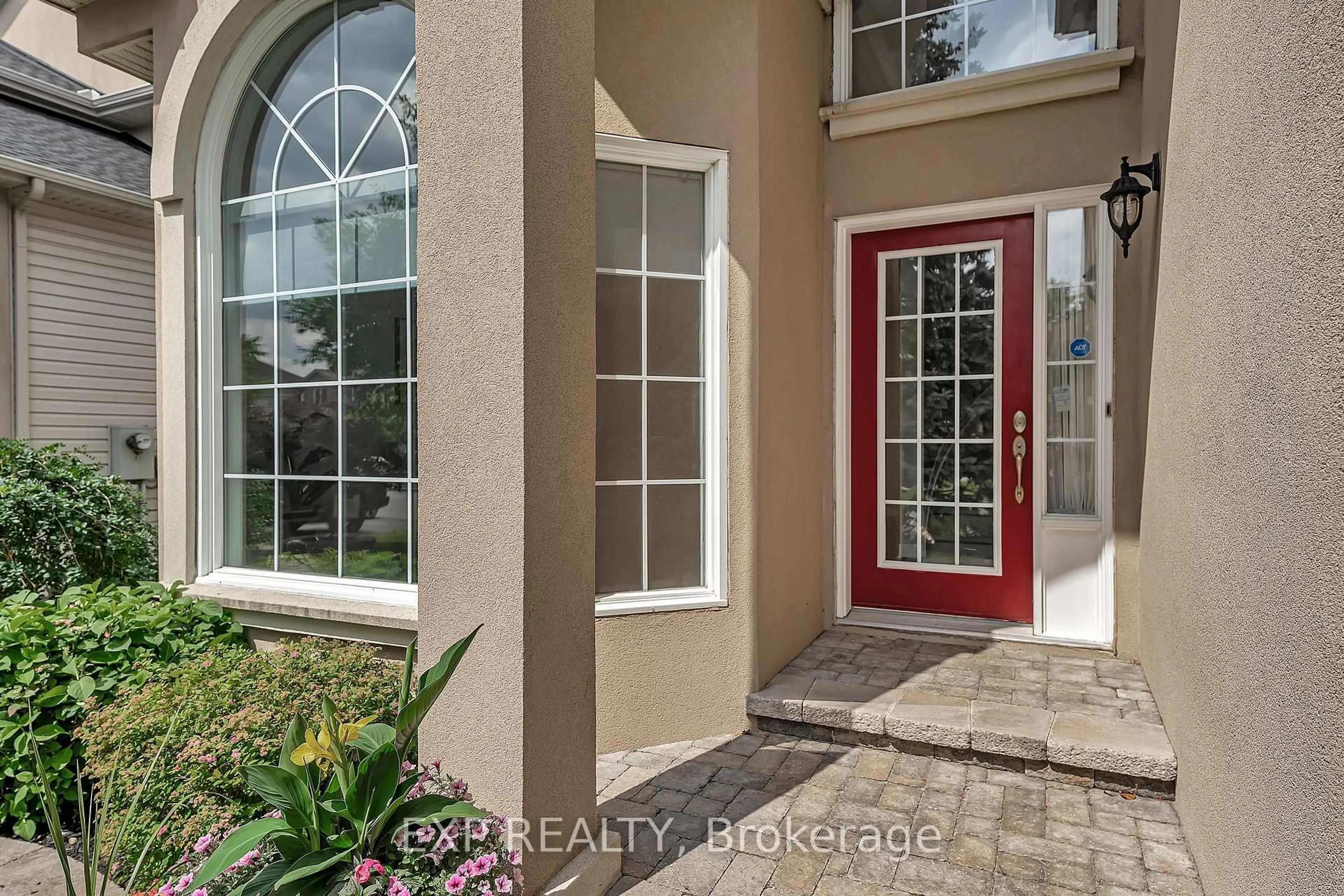 Indoor entryway for 3722 Mountain Meadows Cres, Gloucester Ontario K1V 1V7