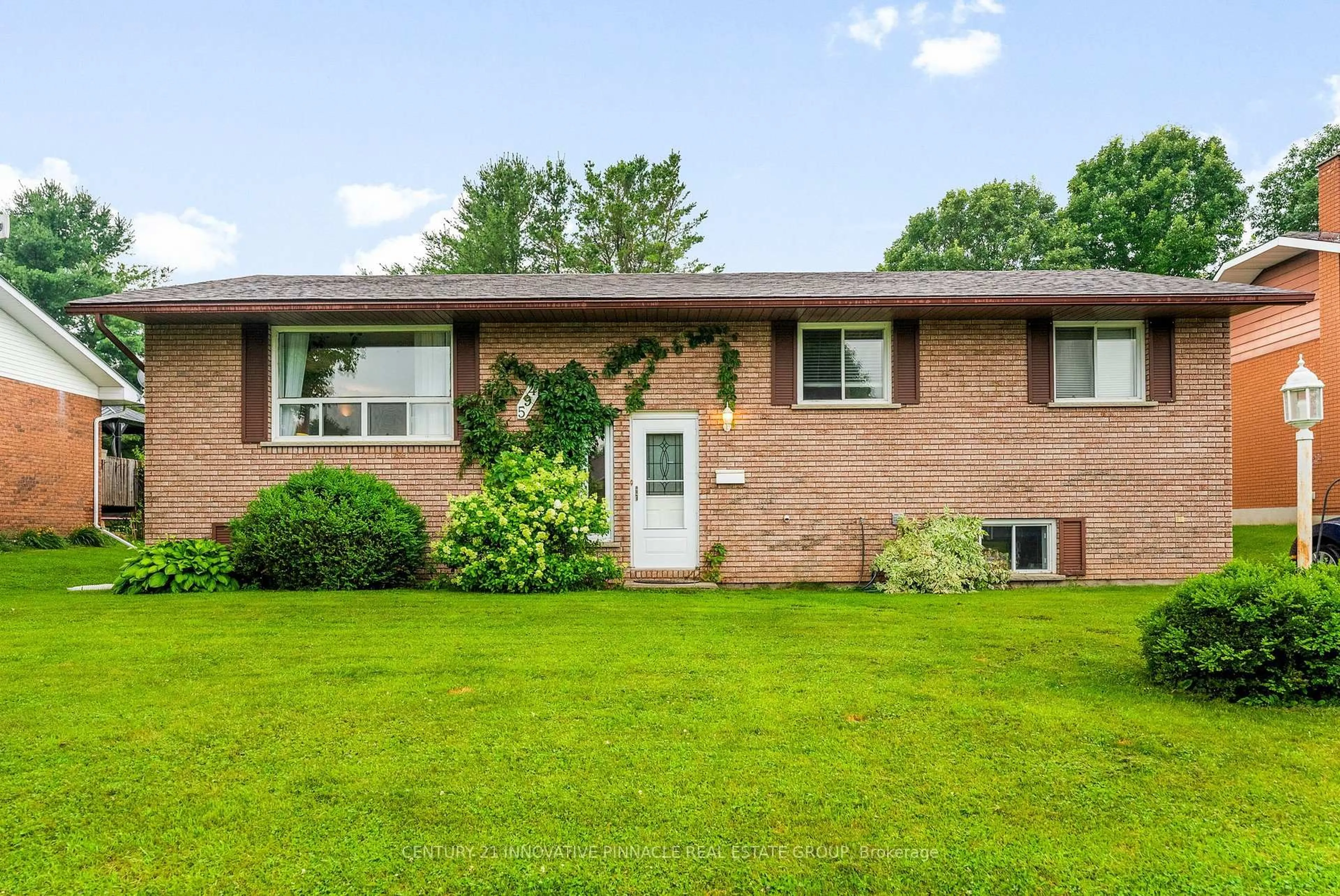 Home with brick exterior material, unknown for 594 Herbert St, Pembroke Ontario K8A 8E9