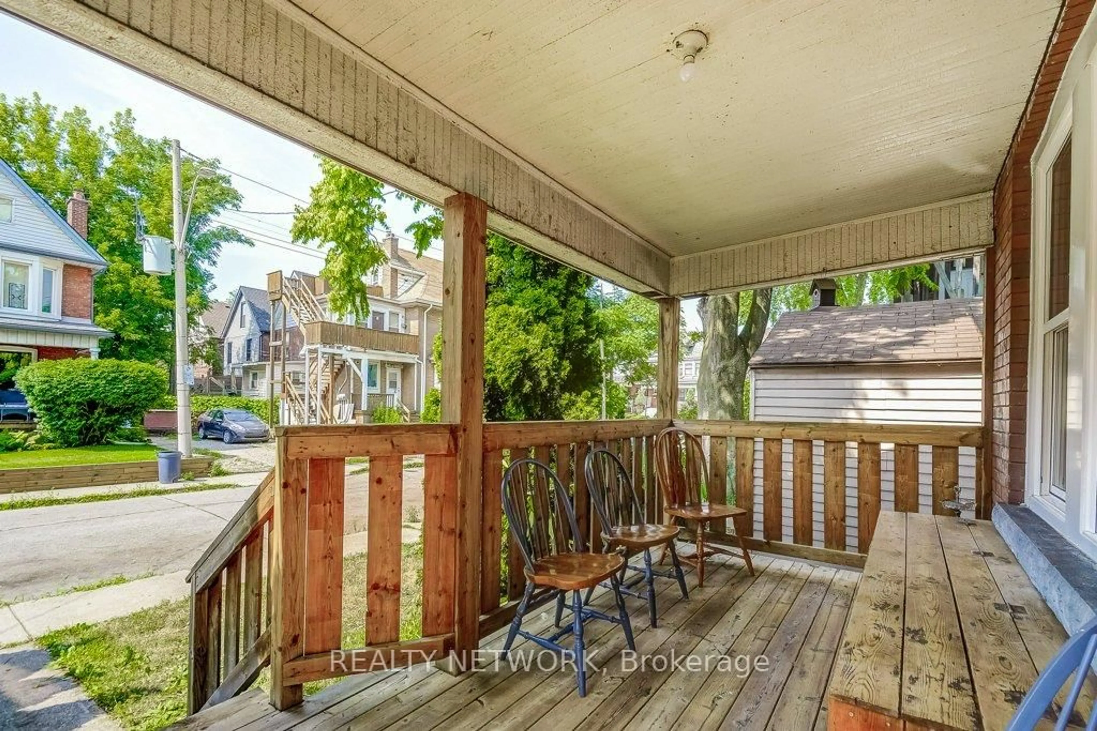 Patio, street for 11 Elm St, Hamilton Ontario L8M 1Y2