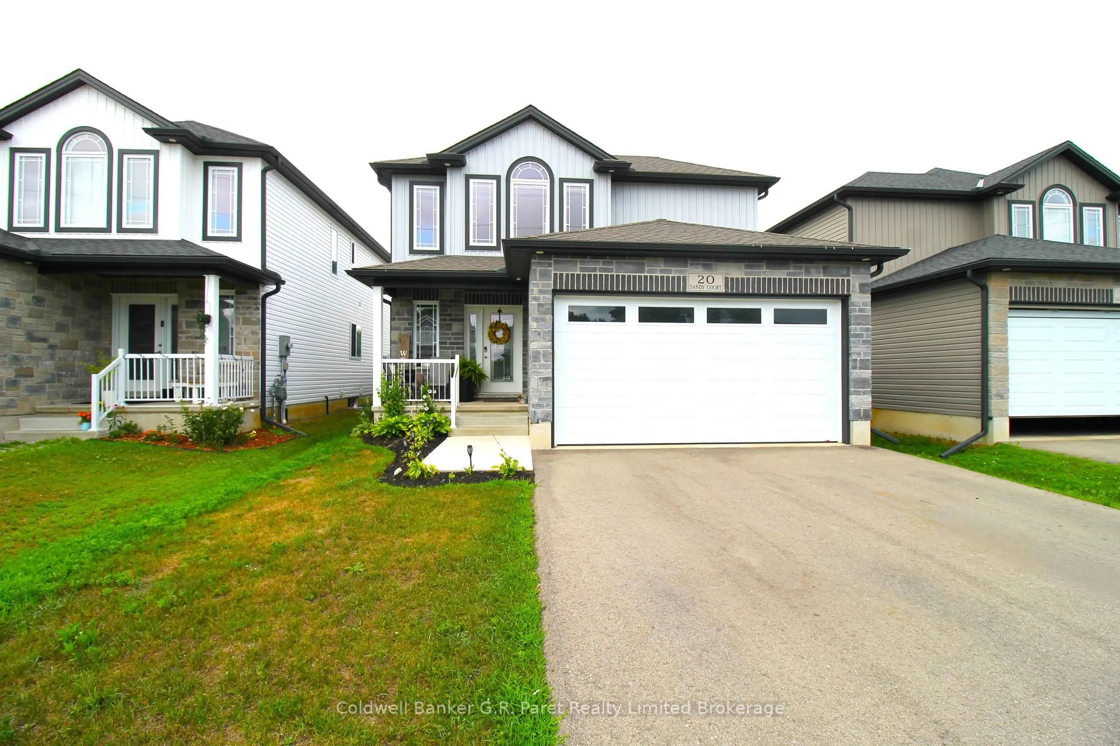 Home with vinyl exterior material, street for 20 Sandy Crt, Tillsonburg Ontario N4G 0H6